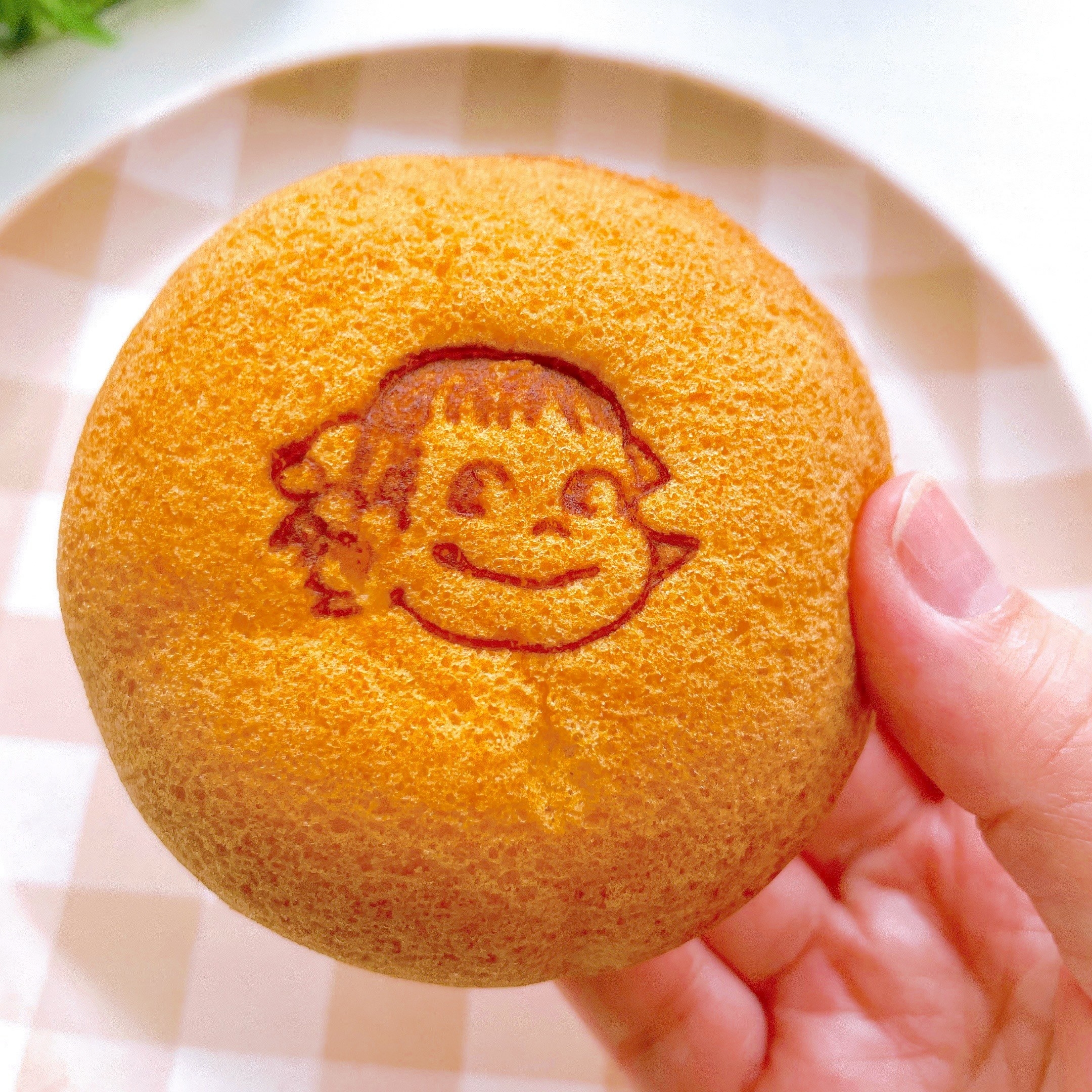 不二家のオススメのスイーツ「ペコちゃんのほっぺ(カスタード)」