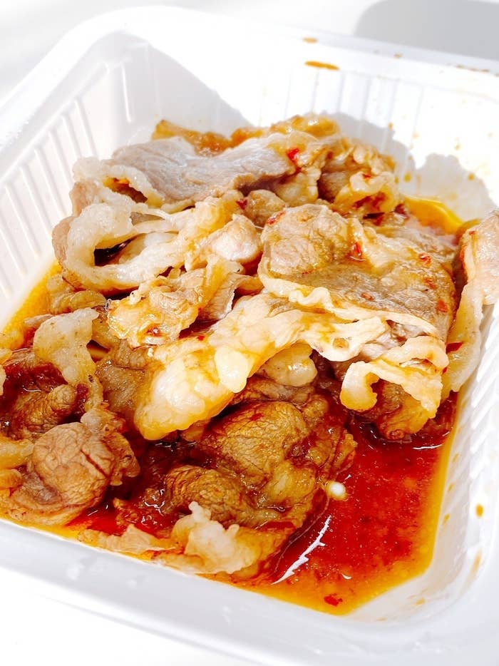 セブン-イレブンのおすすめおつまみ「炭火で焼いた 牛カルビ焼」