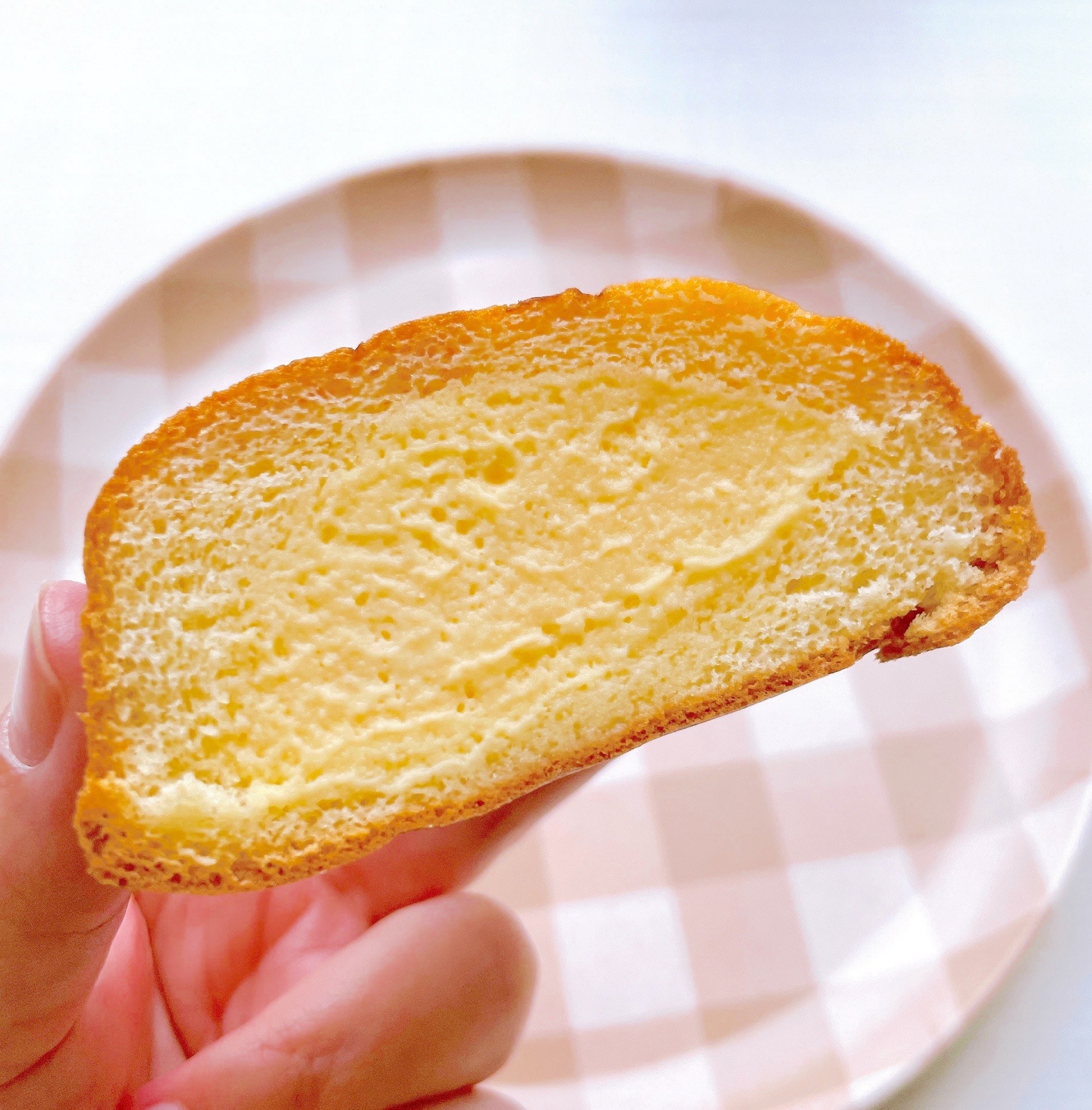 不二家のオススメのスイーツ「ペコちゃんのほっぺ(カスタード)」