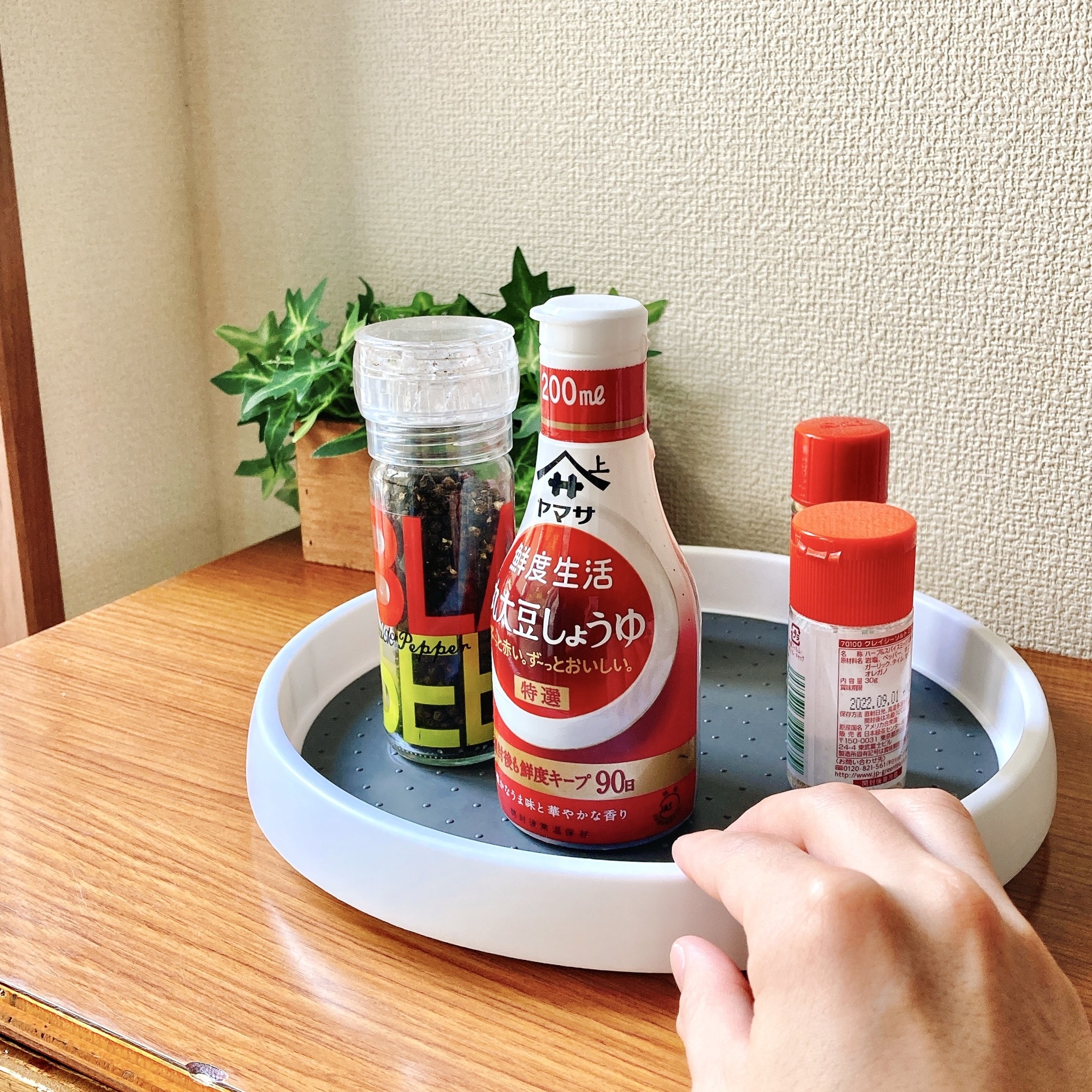 CanDo(キャンドゥ)のおすすめ便利グッズ「回転テーブル」