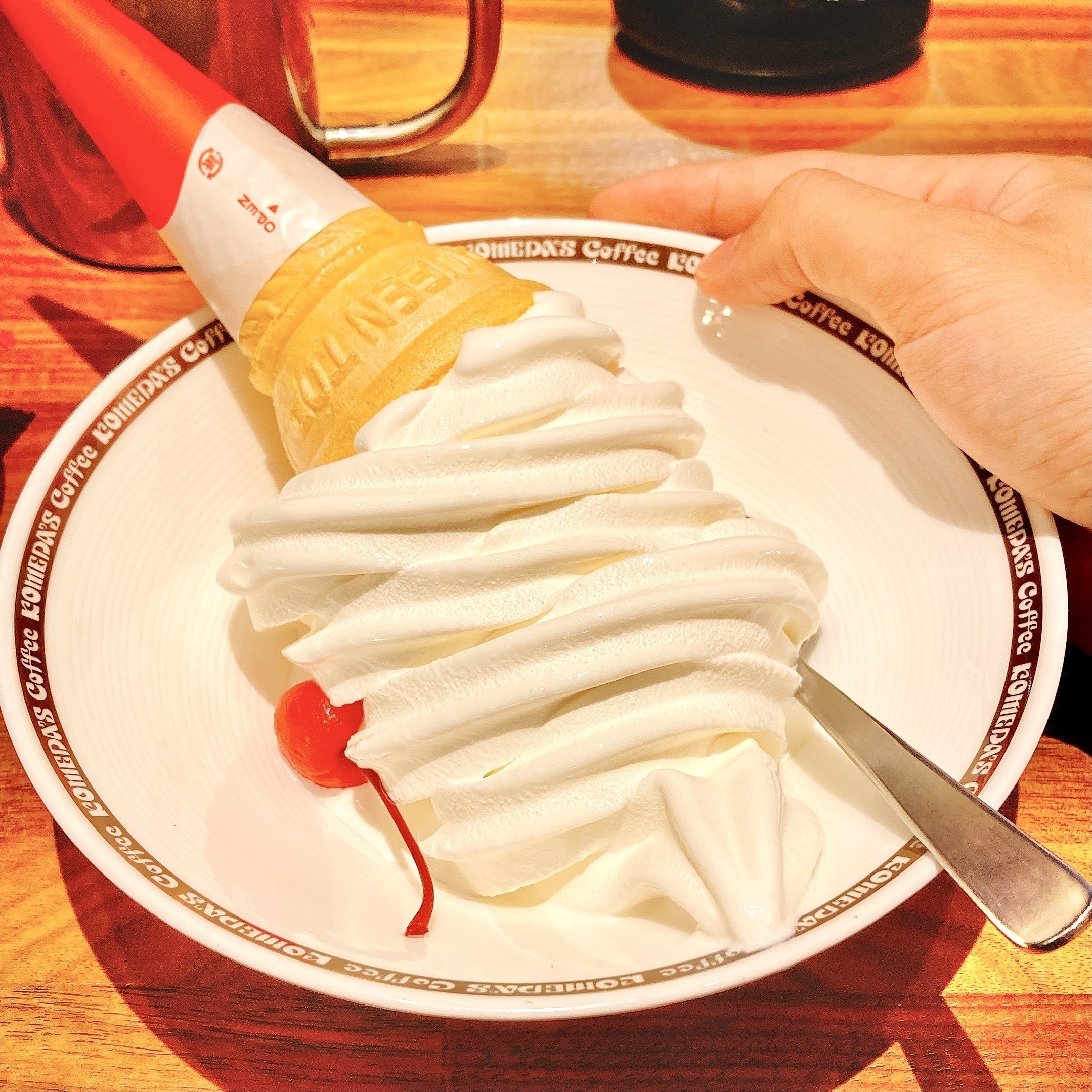 ★コメダ珈琲店の「ソフトクリーム」がボリュームがすごいオススメメニューです！