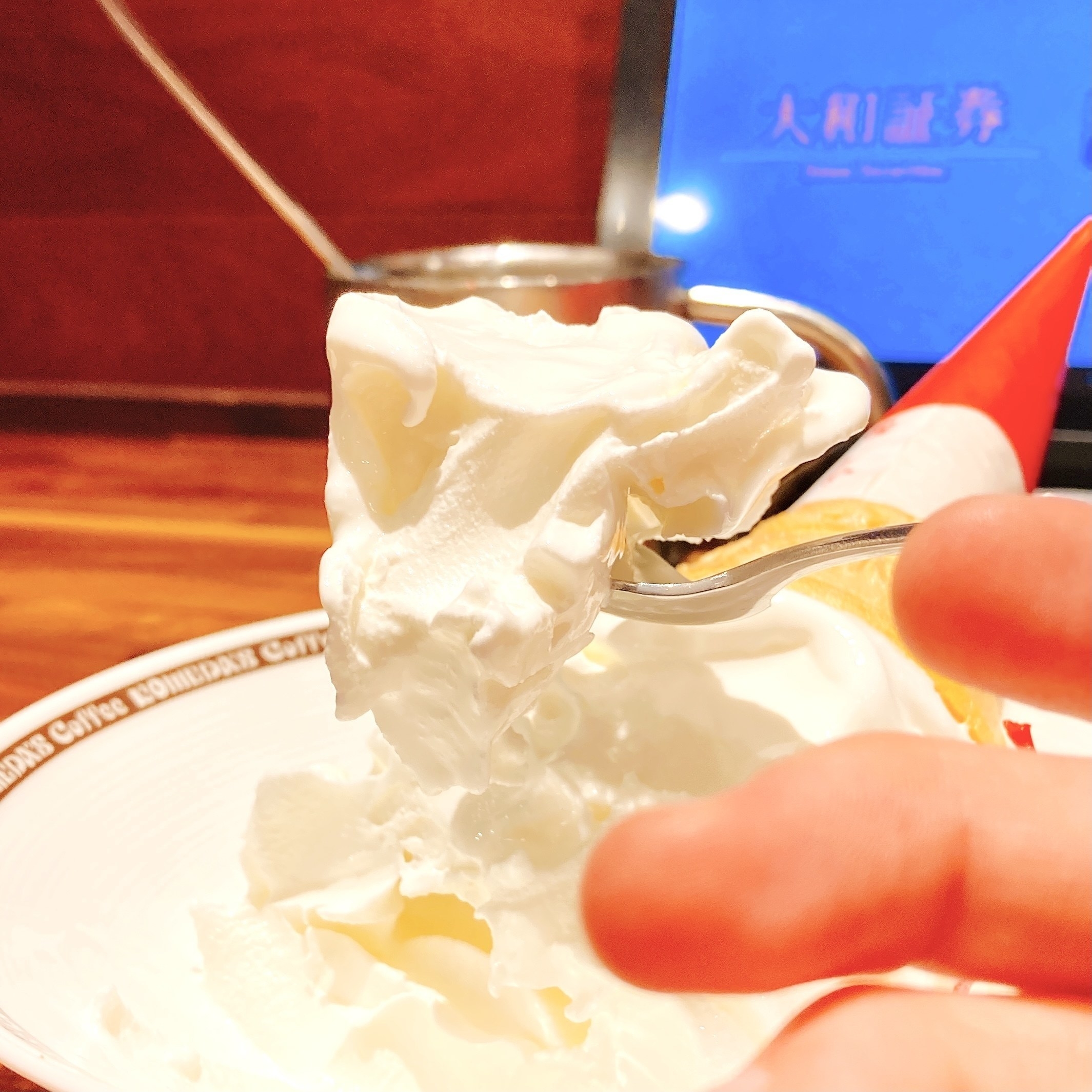 ★コメダ珈琲店の「ソフトクリーム」がボリュームがすごいオススメメニューです！