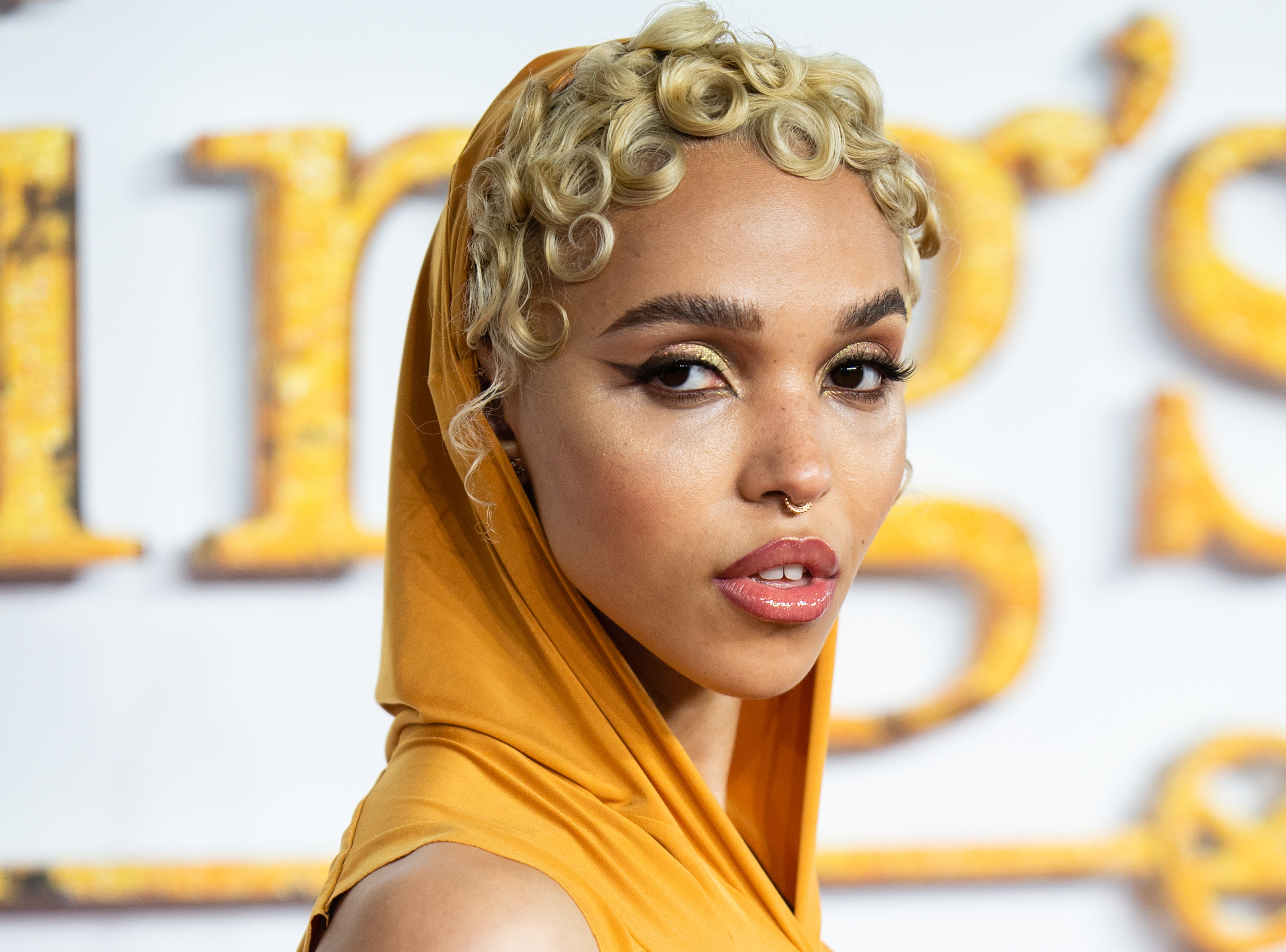 FKA Twigs Posts TikTok Making Out With Aron Piper