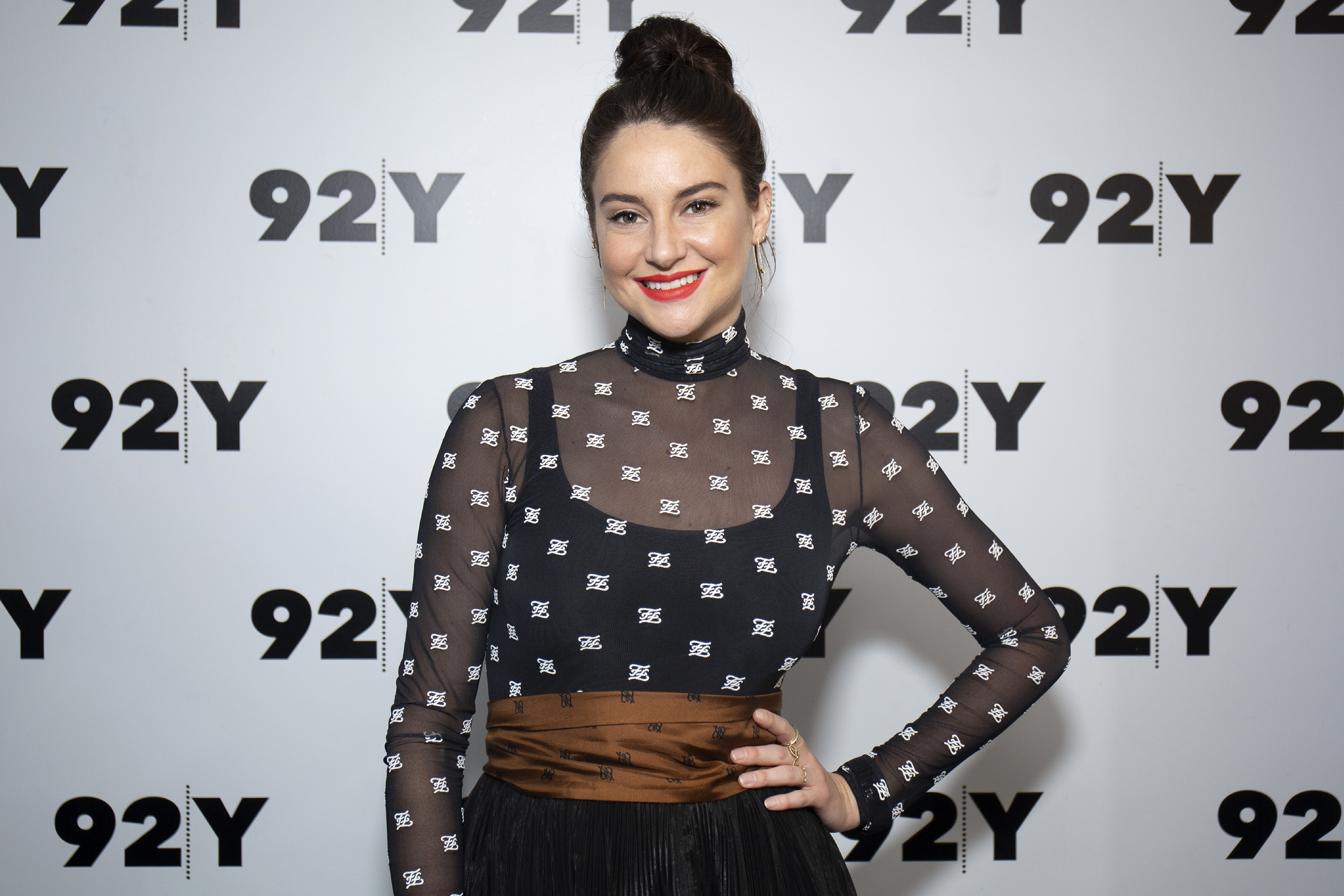 Shailene Woodley en una alfombra roja