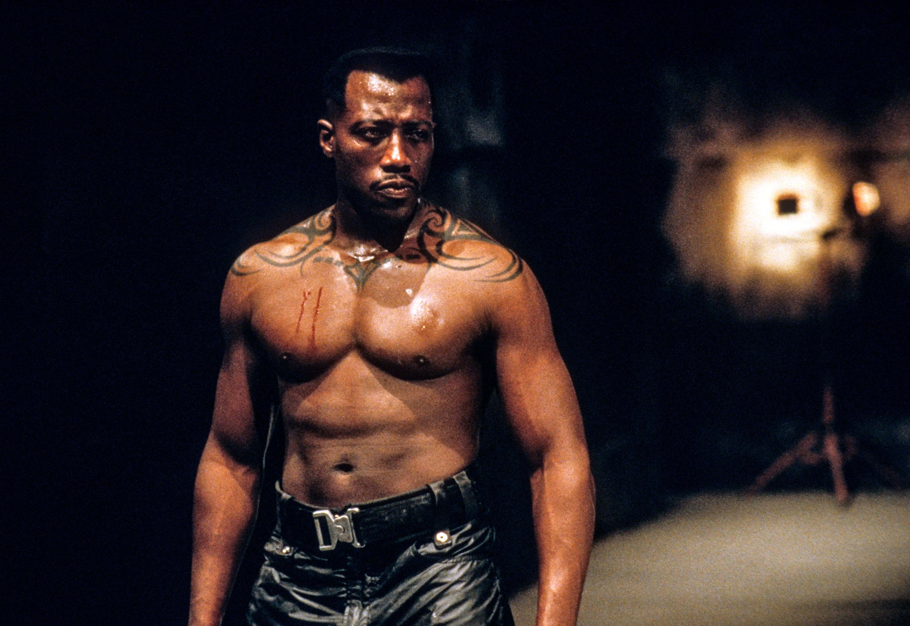 wesley snipes shirtless and tattooed as blade