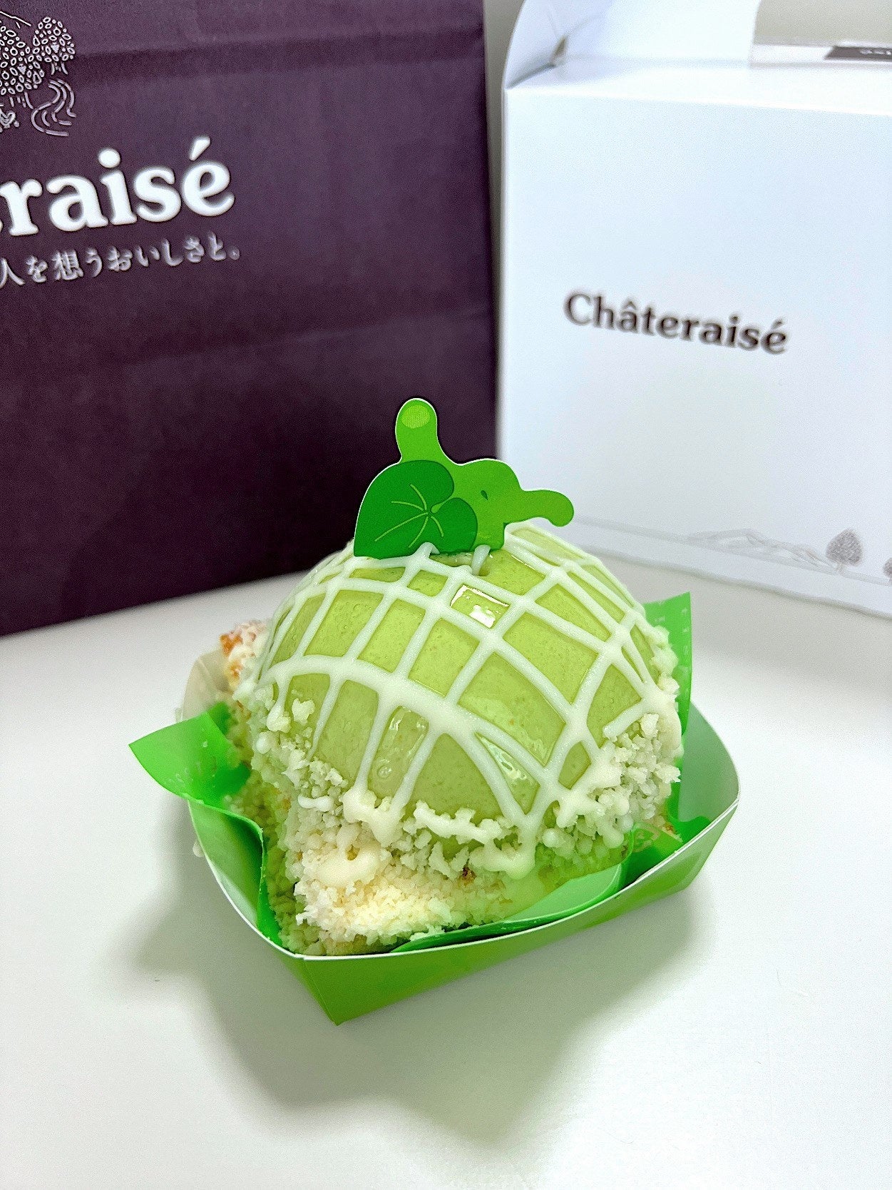 思わず3度見した シャトレーゼの 美しすぎるケーキ 衝撃的なビジュアルなんだけど