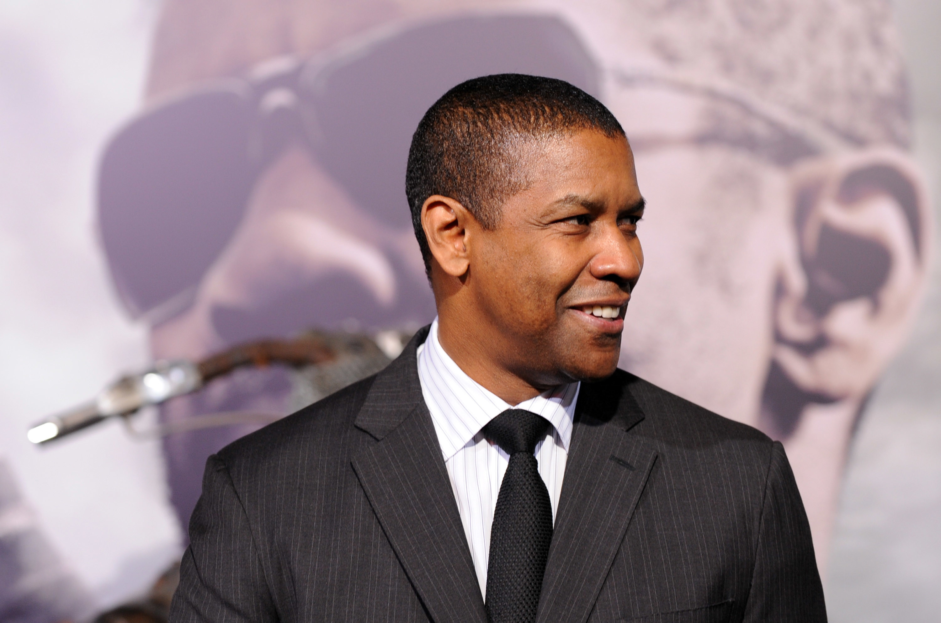 Denzel Washington at the premiere for &quot;The Book Of Eli&quot;