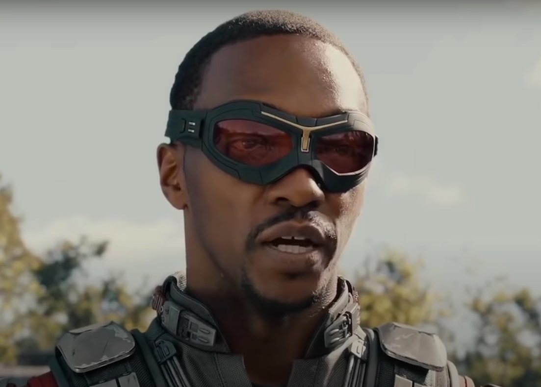 Anthony Mackie in his character&#x27;s goggls