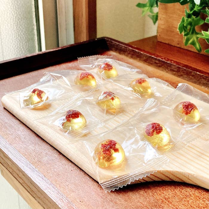 無印良品のオススメのお菓子「南高梅入りべっこう飴」