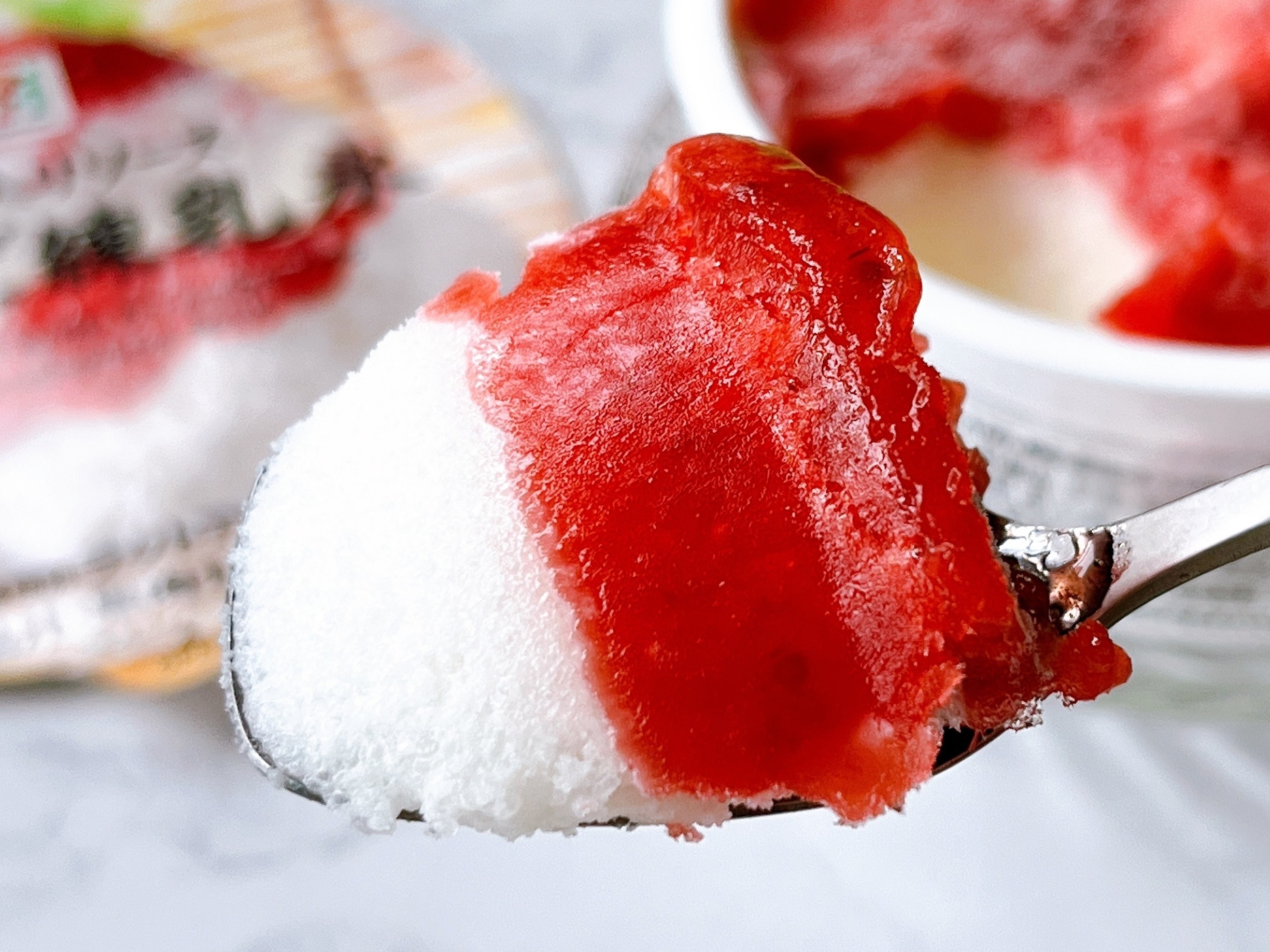 ★セブンのオススメアイス「いちご練乳氷」ジューシーで美味しい暑い日に食べたくなるかき氷です