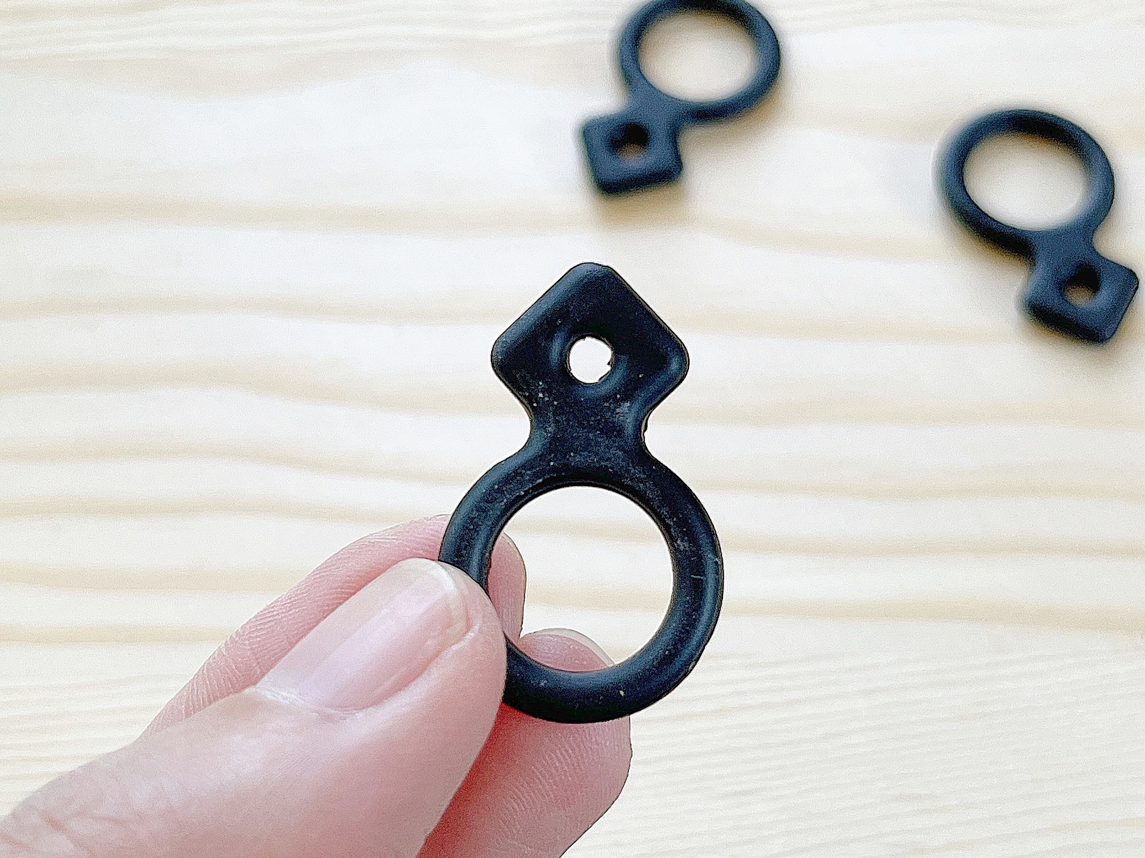 Seria(セリア)のおすすめ便利グッズ「シリコンケーブルゴム S 3P」