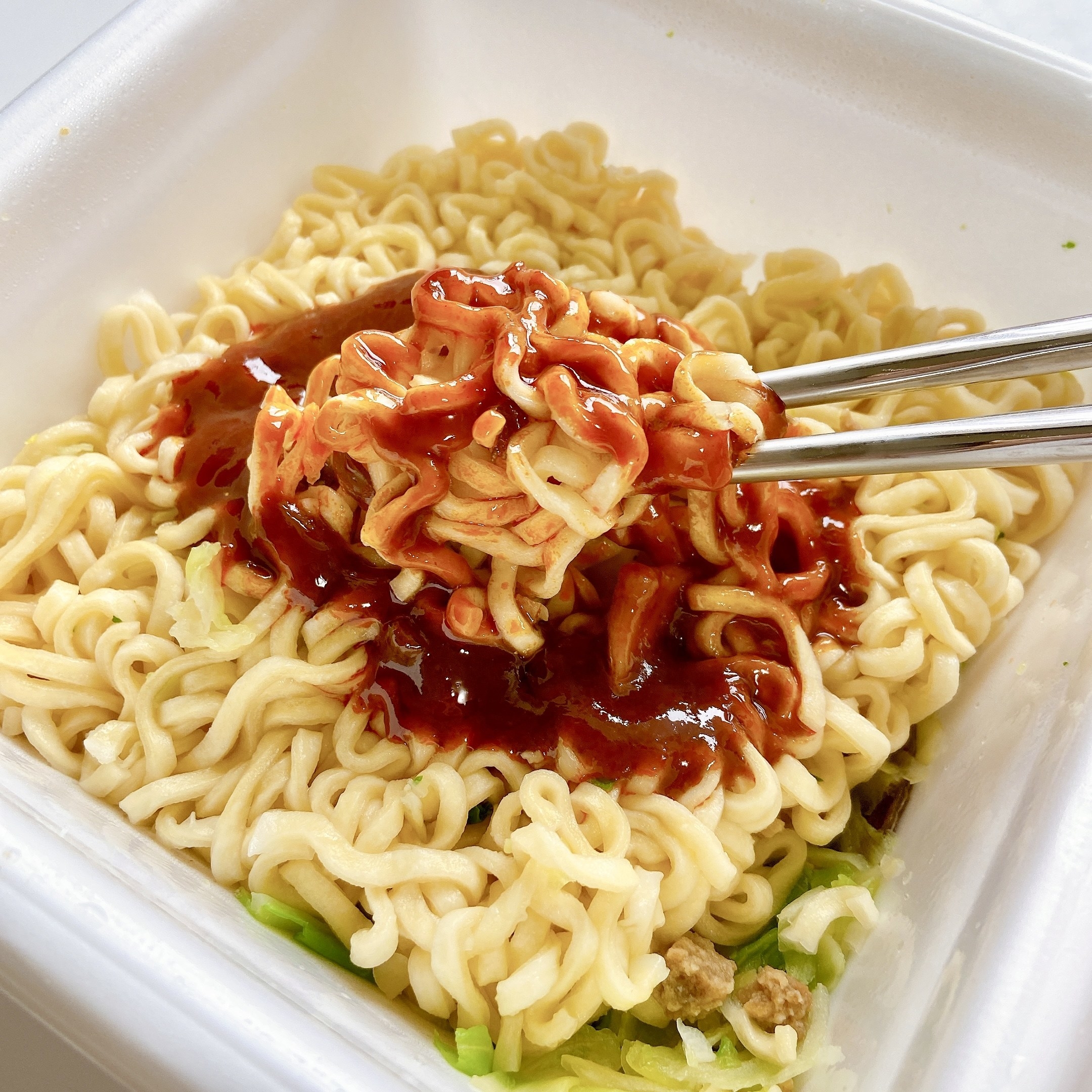 セブン-イレブンのオススメの商品「蒙古タンメン中本 辛旨魚介味噌まぜそば」