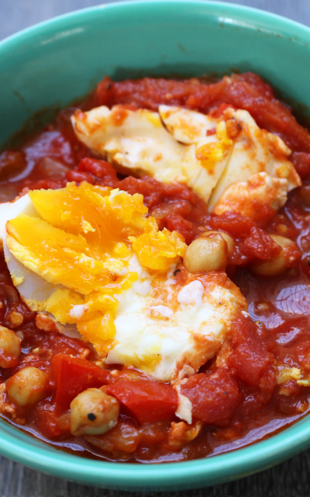 Baked eggs in tomato sauce with chickpeas