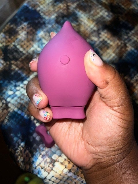 Smile Maker's Poet Suction Vibe Is 25% Off For Oral Sex Week