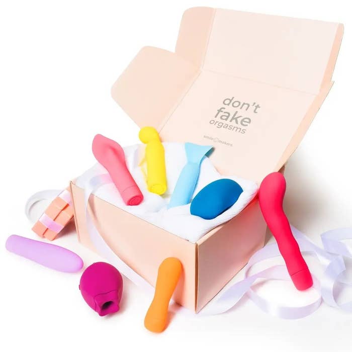 Smile Maker's Poet Suction Vibe Is 25% Off For Oral Sex Week