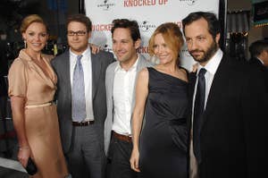 Director Judd Apatow poses with Katherine Heigl, Seth Rogen, Paul Rudd, and Leslie Mann at the premiere of "Knocked Up"
