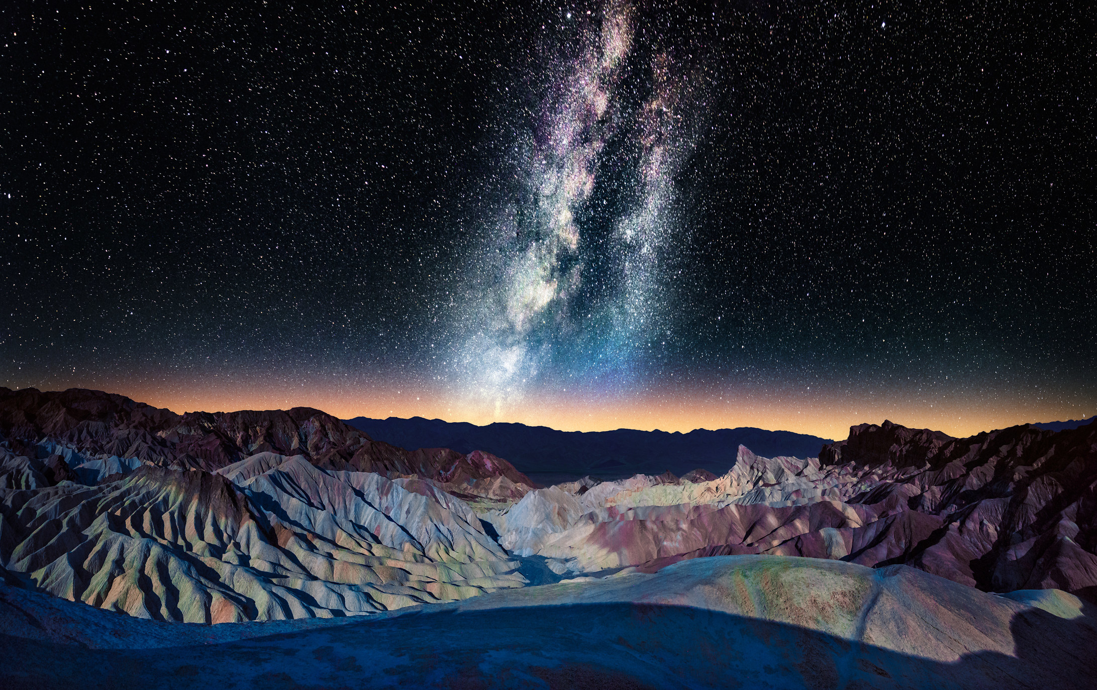 死亡谷国家公园的银河系。