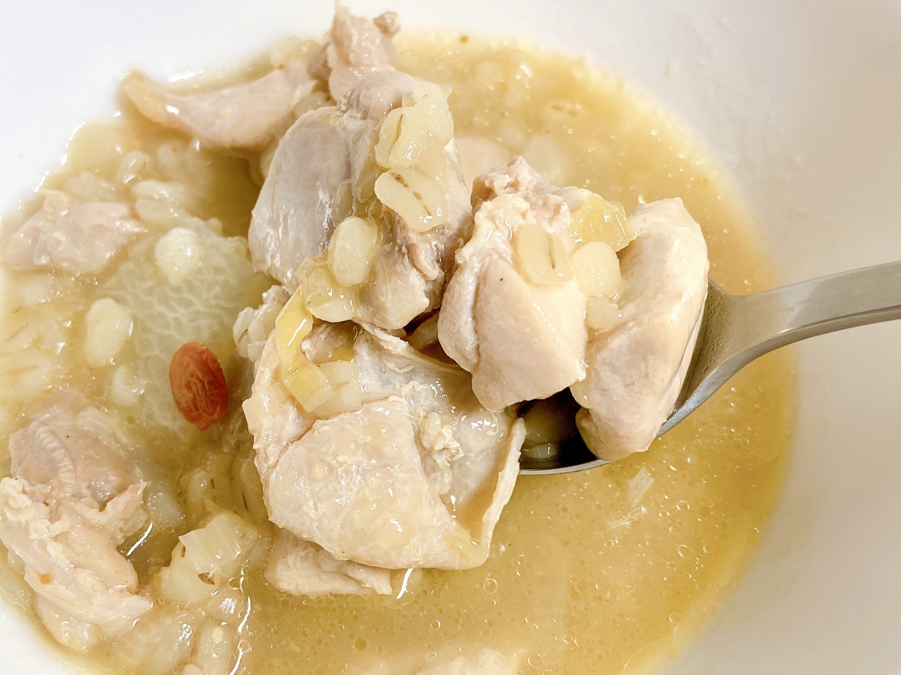 無印良品の「サムゲタン（韓国風鶏のスープ煮込み）」は、安いし解凍するだけで簡単おいしいからおすすめ！