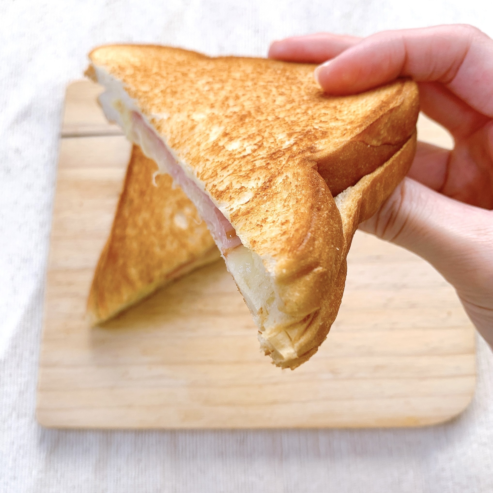 DAISO（ダイソー）のおすすめ便利グッズ「ホットサンドメーカー」コスパ良すぎでおいしいホットサンドが作れる