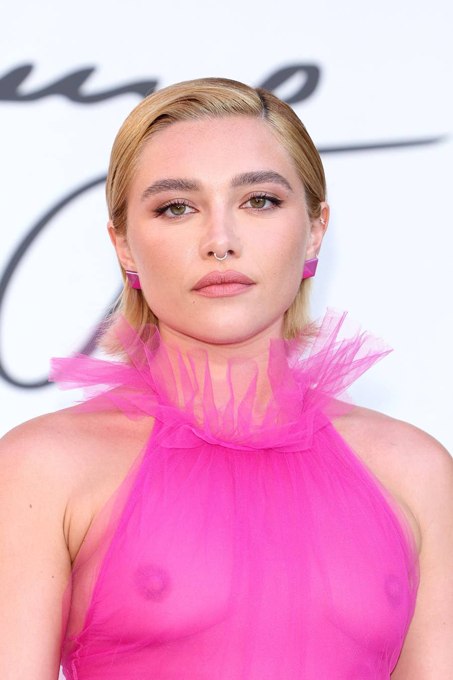 florence pugh pink see through dress Florence Pugh Pairs Her Pink Pixie Cut With a See-Through Lavender Gown