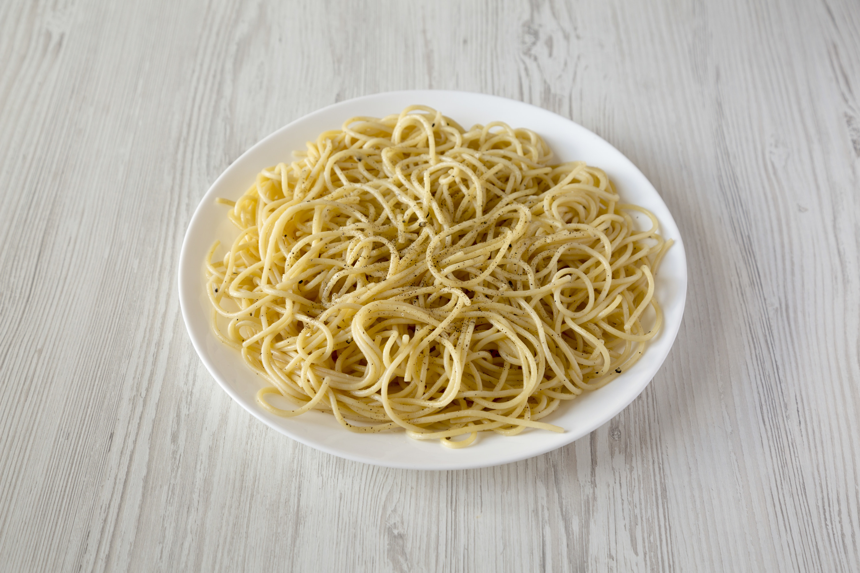 A plate of plain spaghetti