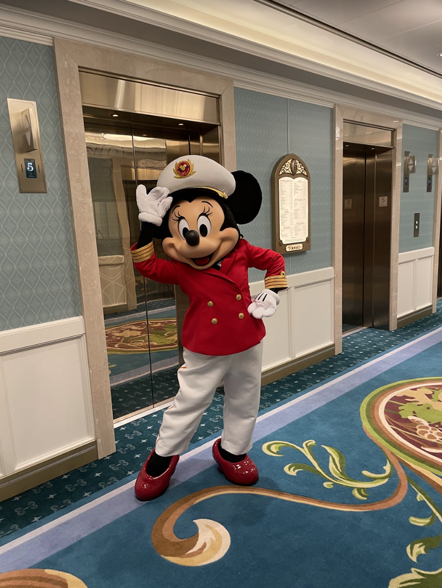 minnie mouse on the ship