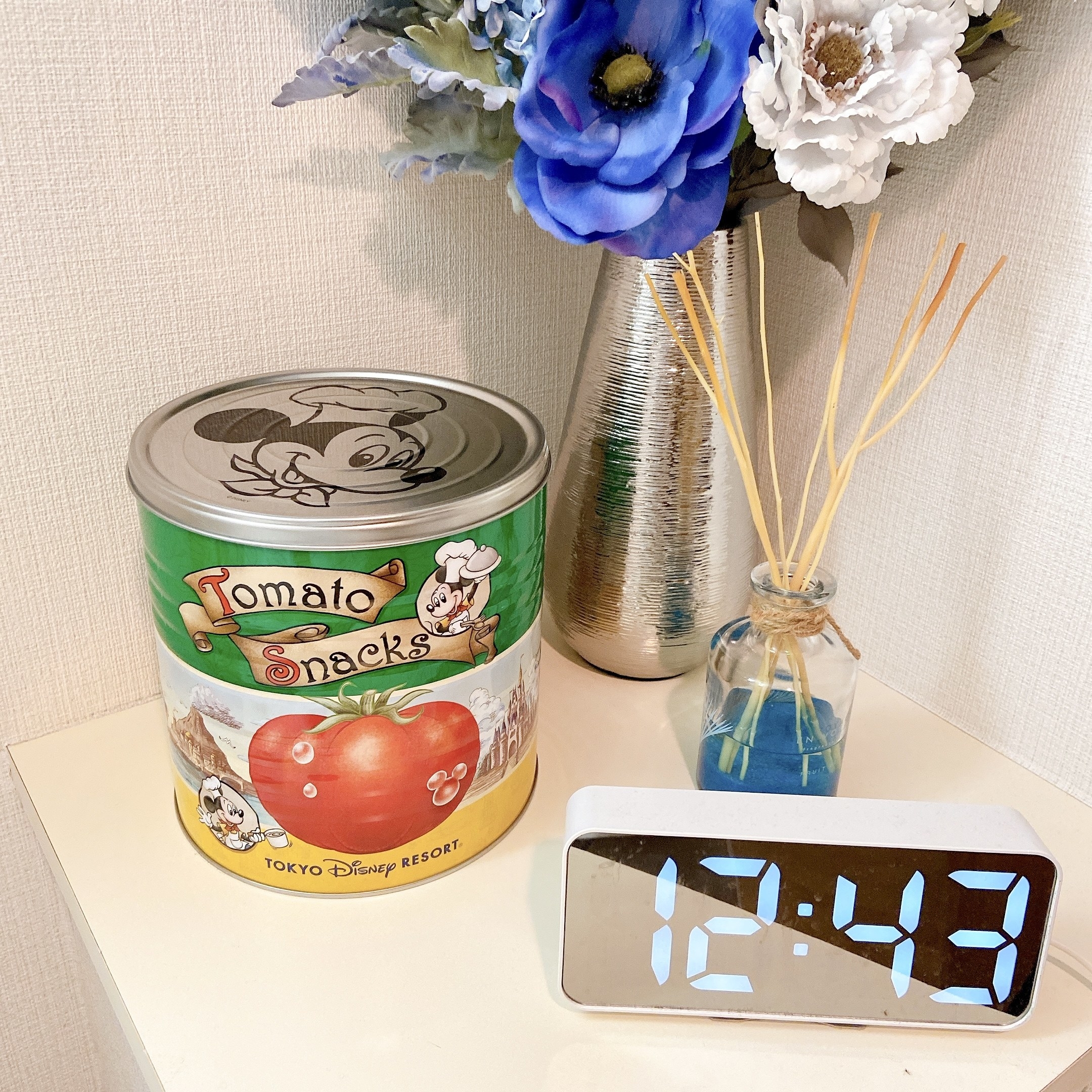 東京ディズニーランド（Tokyo Dineyland）のおすすめお土産「トマトスナック缶」ミッキーがかわいい