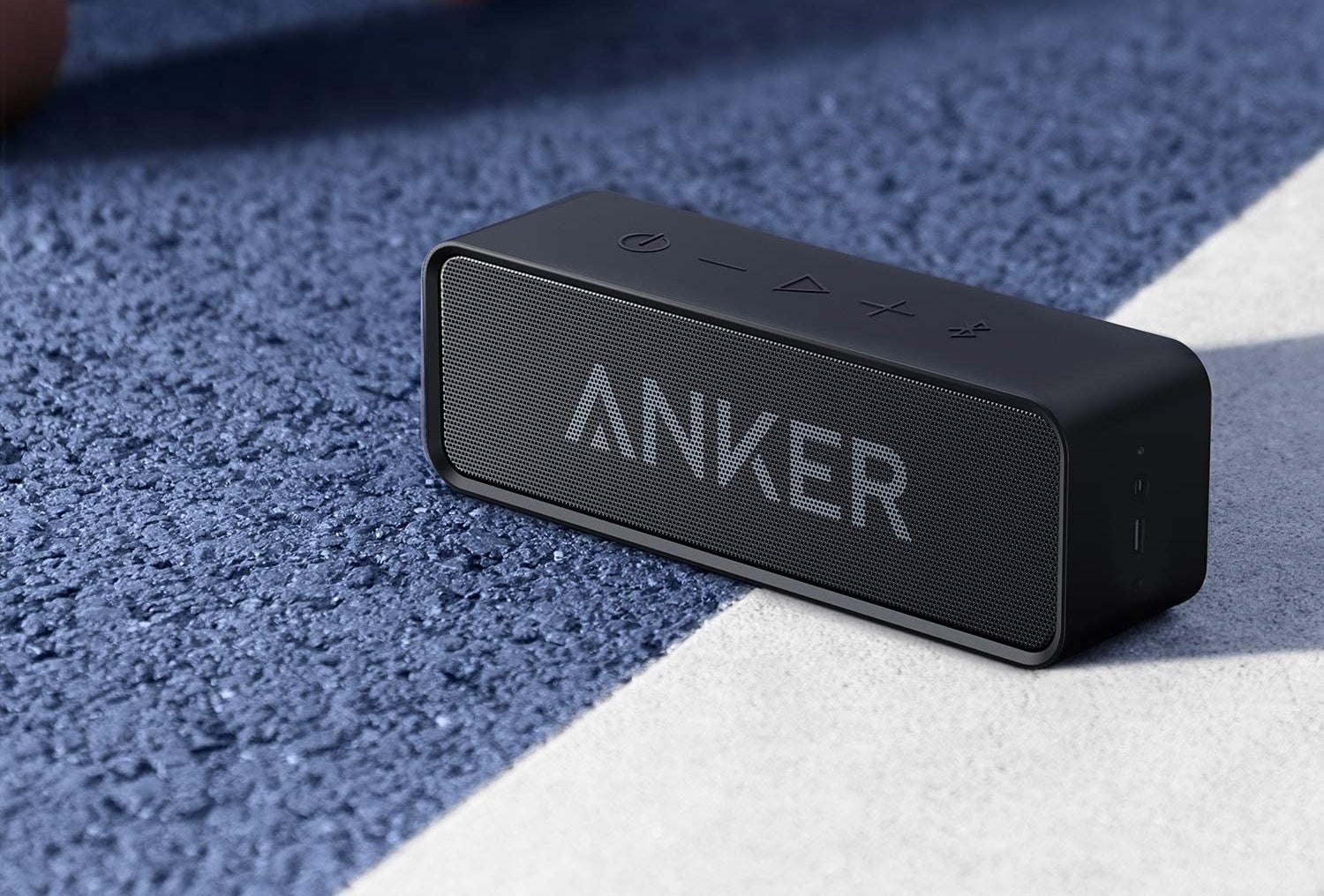 block Anker speaker, caption "24-hour playtime"