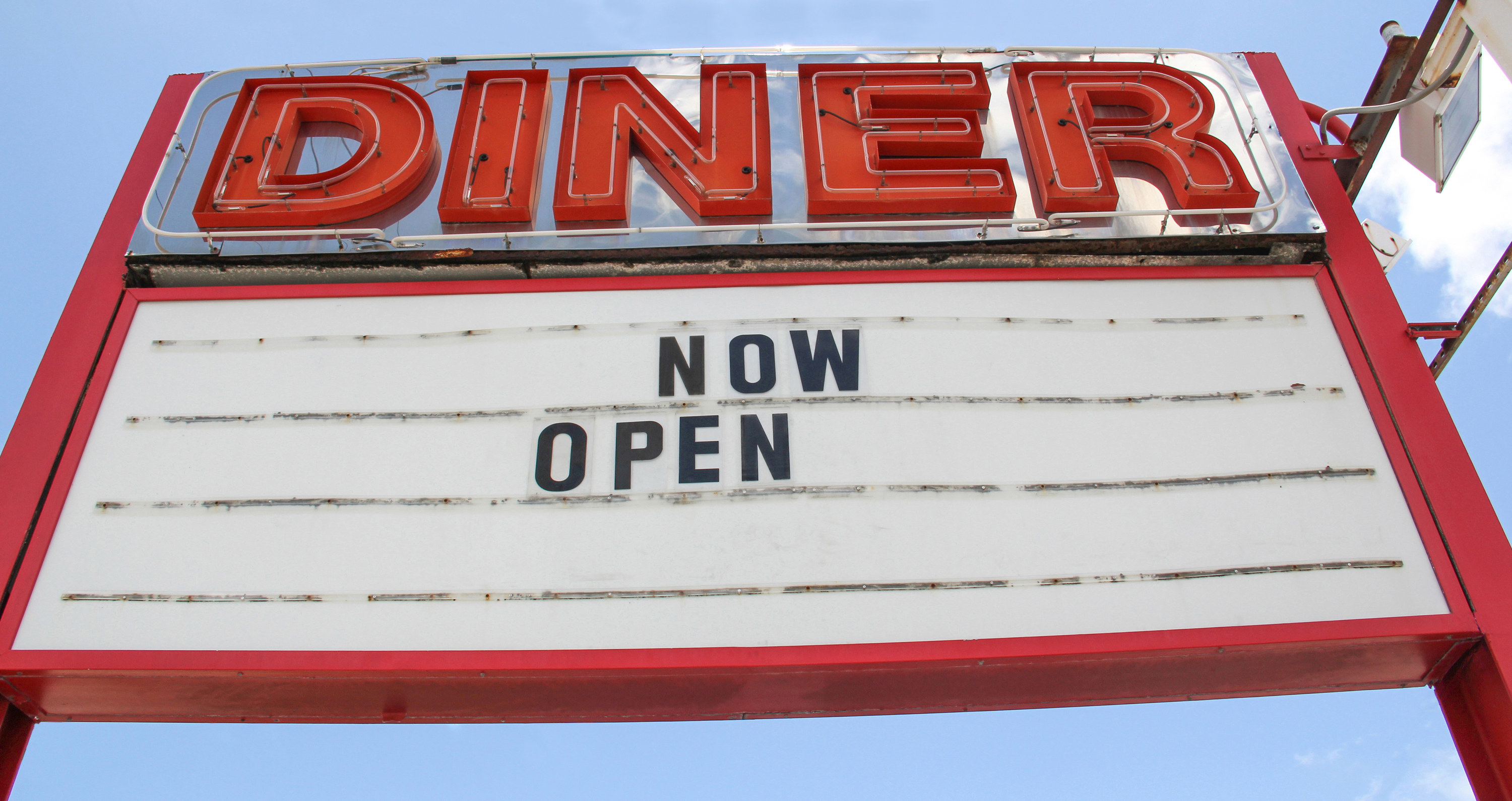 diner now open sign