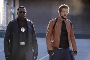 wesley snipes and ryan reynolds walking along side each other outdoors