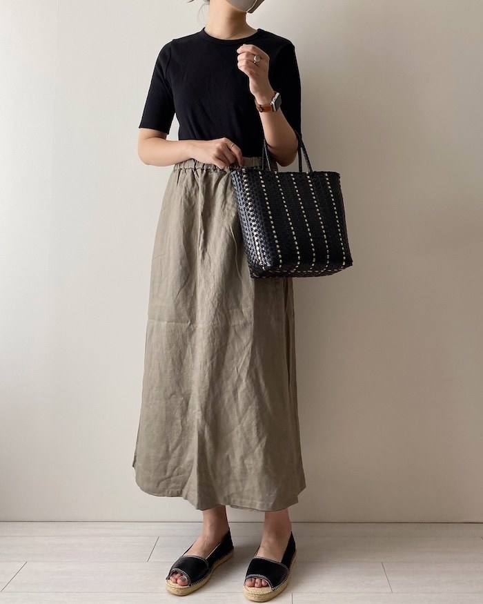 無印良品のオススメアイテム「フレンチリネンストレートスカート」夏にぴったりなデザイン 着回し力バツグン