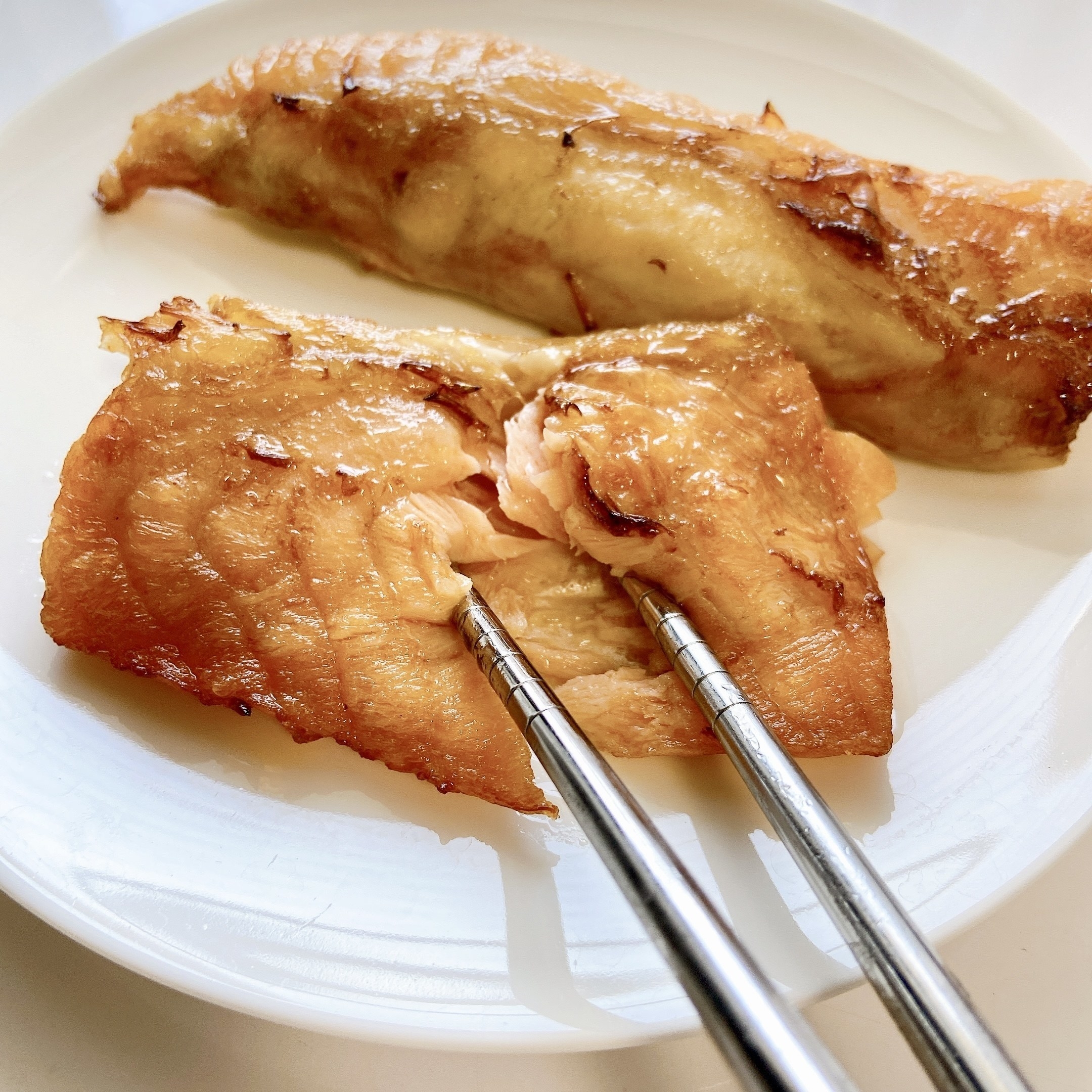 セブンイレブンで人気のおつまみ「鮭ハラス焼」美味しいお酒のお供