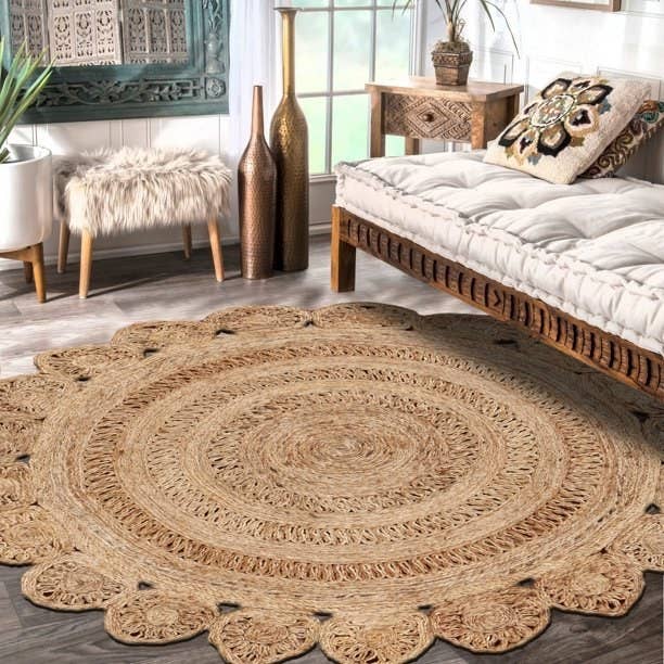 The jute braided round rug
