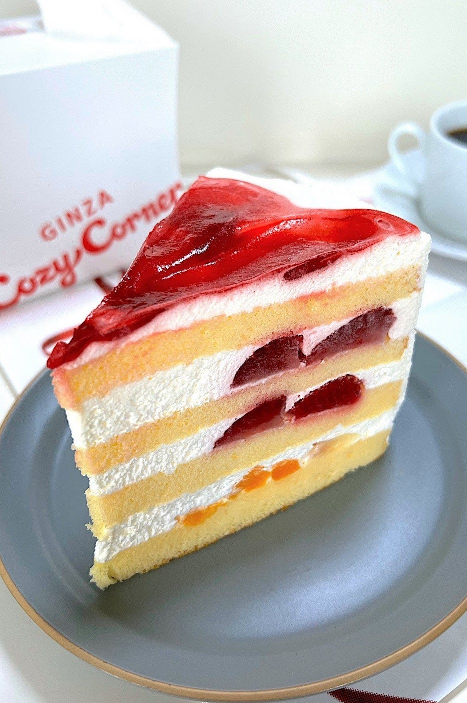 銀座コージーコーナーのオススメスイーツ「ミルショート(いちご)」大きくて美味しい ボリューム感が半端じゃない