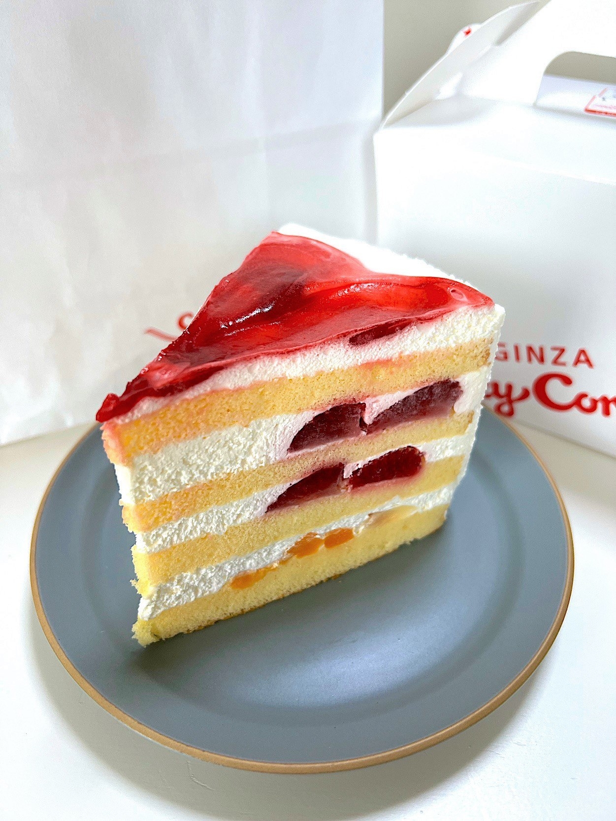 銀座コージーコーナーのオススメスイーツ「ミルショート（いちご）」大きくて美味しい ボリューム感が半端じゃない