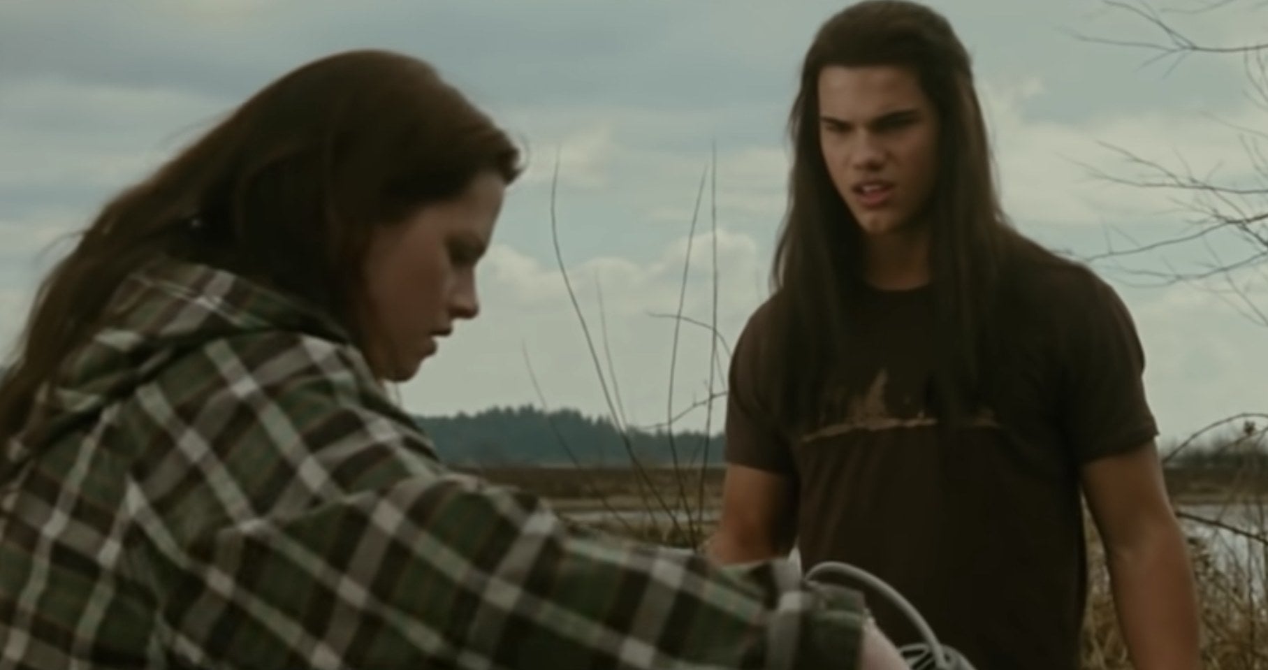 Kristen Stewart and Taylor Lautner in The Twilight Saga: New Moon