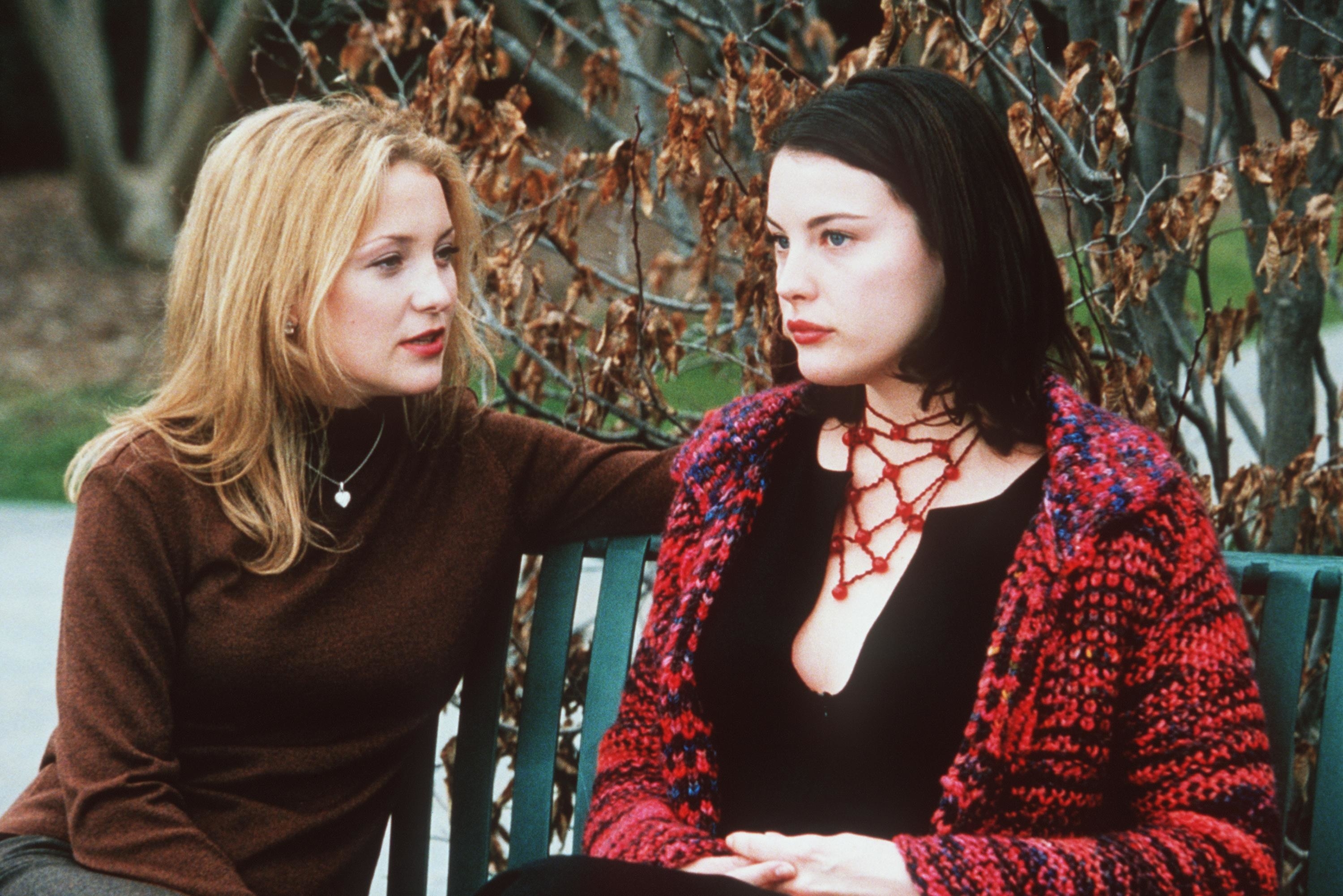 Kate Hudson and Liv TYler act together in a scene from &quot;Dr. T &amp; the Women&quot;