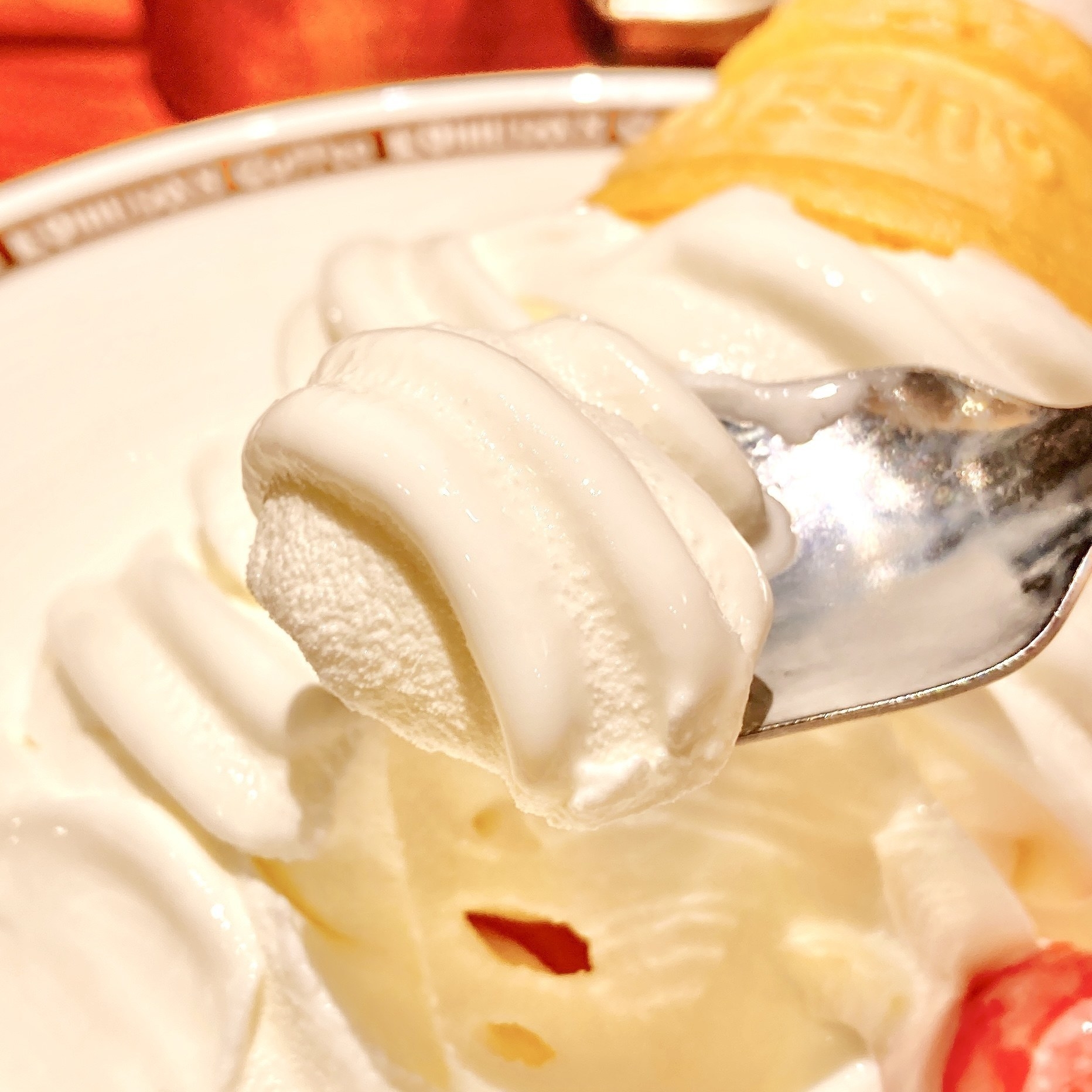 コメダ珈琲店のおすすめスイーツ「ソフトクリーム」甘さスッキリで美味しい ボリュームがある