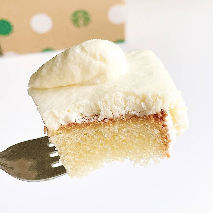 雲みたいにふわっふわじゃん スタバの クリームたっぷりスイーツ おいしすぎて笑っちゃった