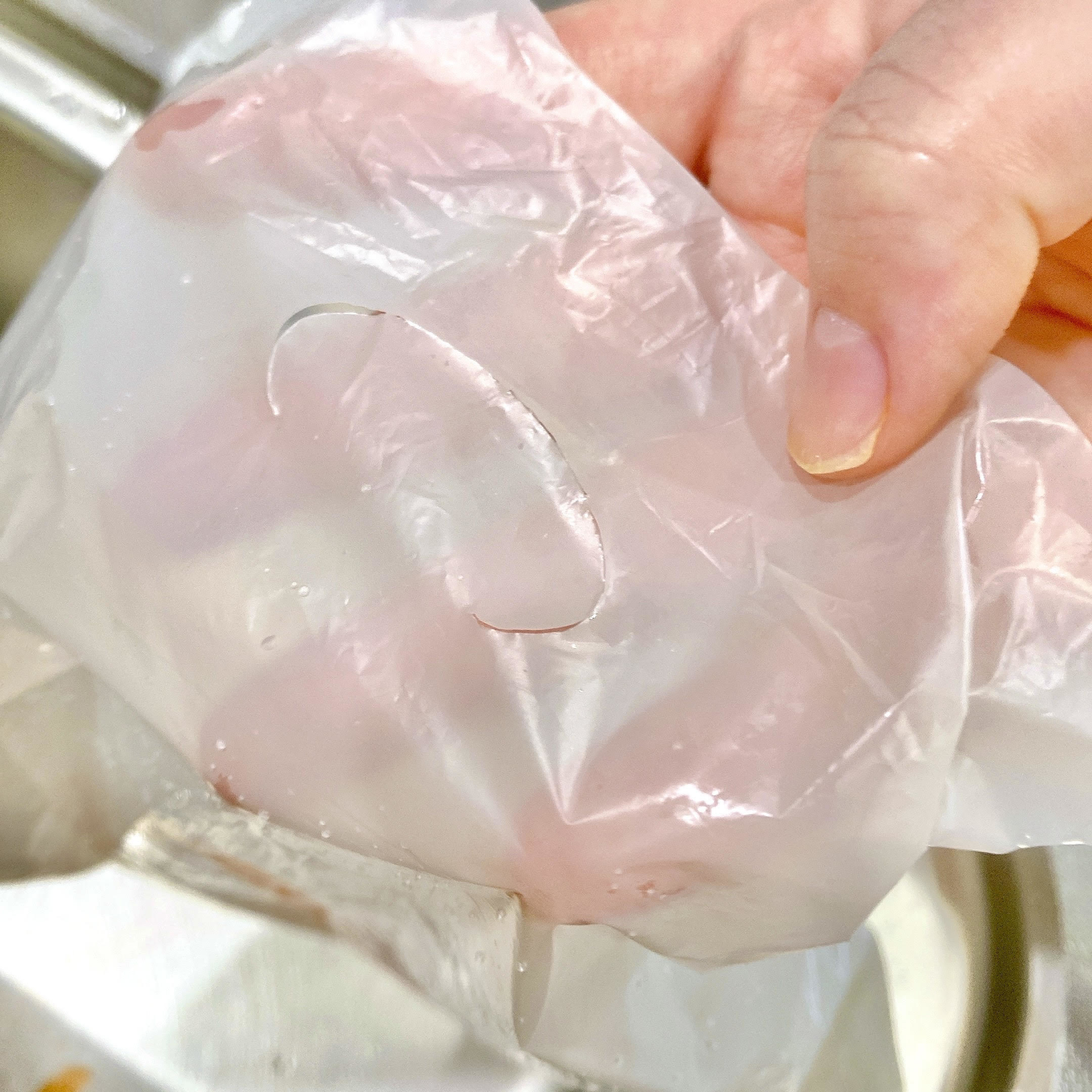 3COINS(スリーコインズ)で見つけた優秀グッズ「シンクにペタッと穴あきゴミ袋」