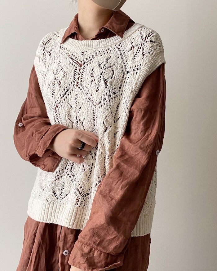 ZARA（ザラ）のオススメアイテム「オープンニット ベスト」ざっくりとした編み模様が夏らしい 涼しげで可愛いデザイン