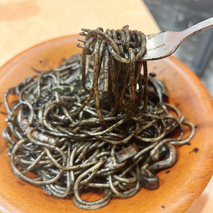 サイゼリヤのおすすめスパゲッティ「イカの墨入りスパゲッティ」