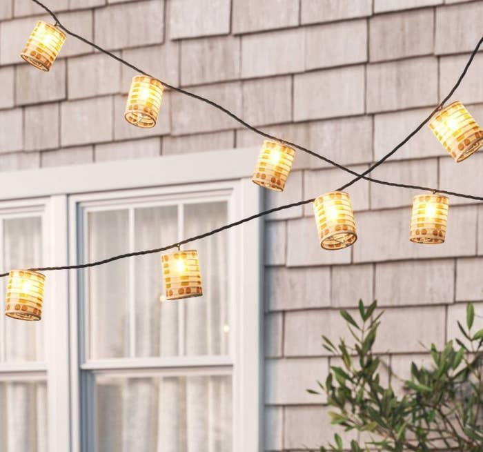 Outdoor lantern string lights