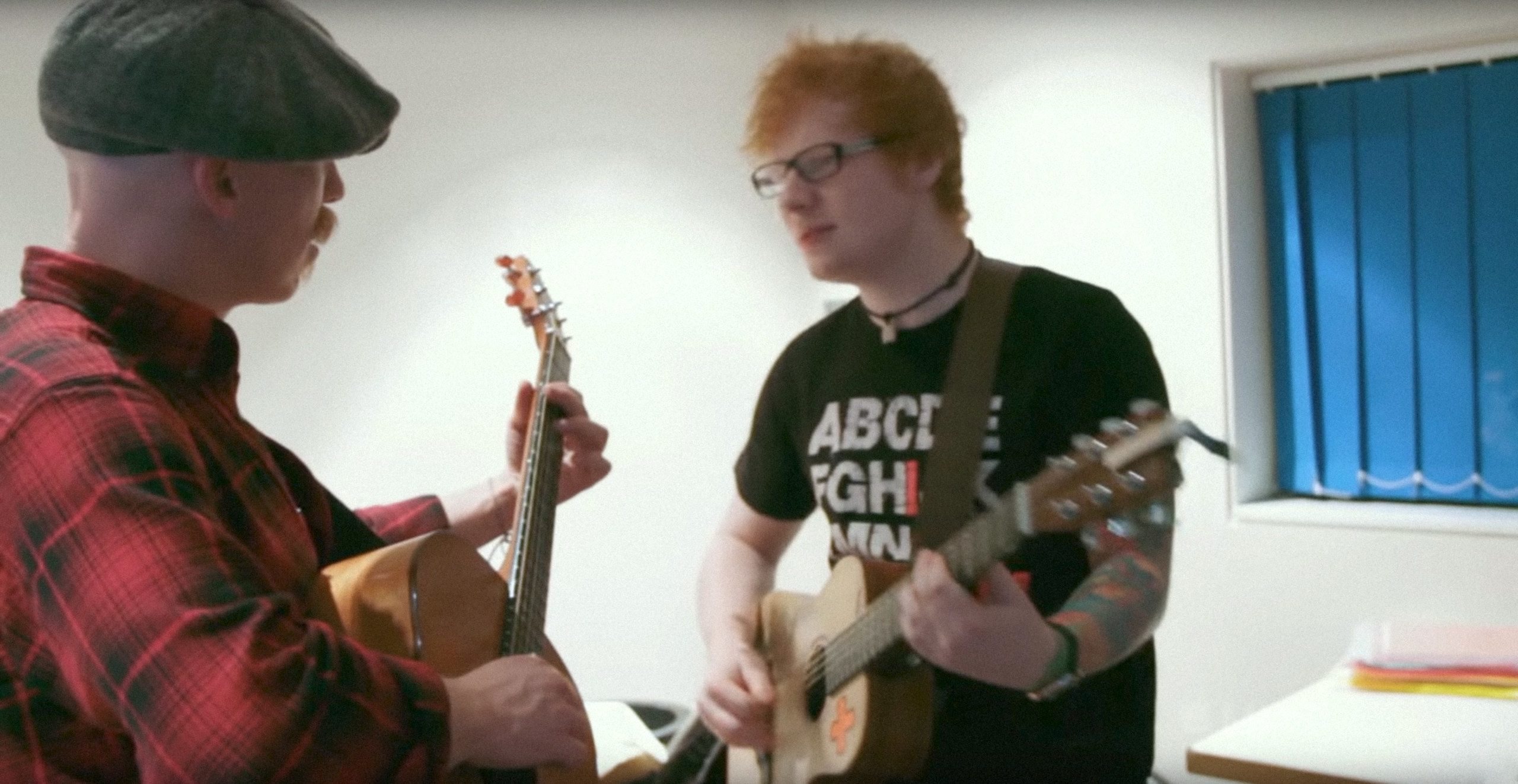 Foy Vance and Ed Sheeran play guitars together