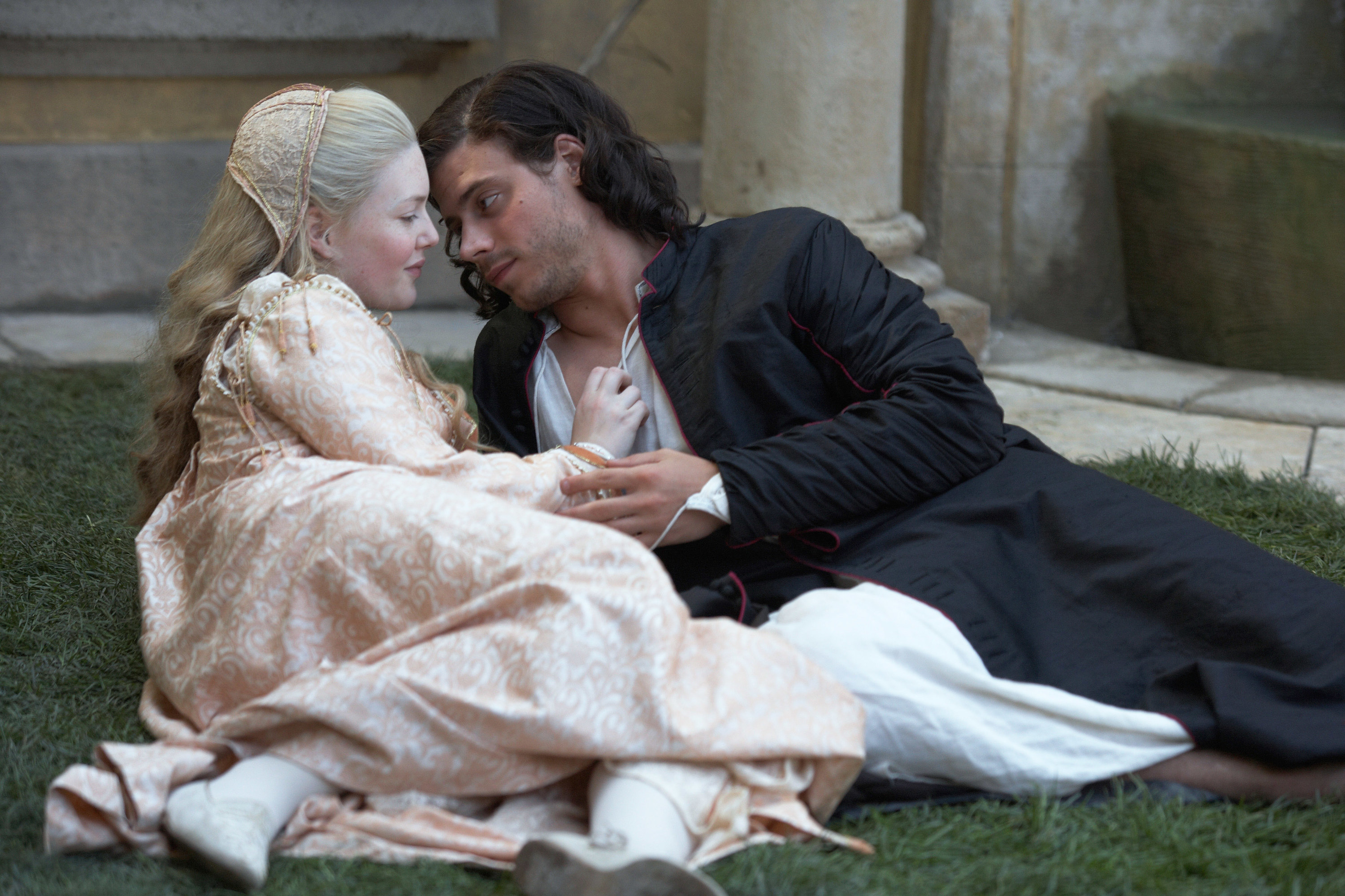 Lucrezia and Cesare getting physical on the grass