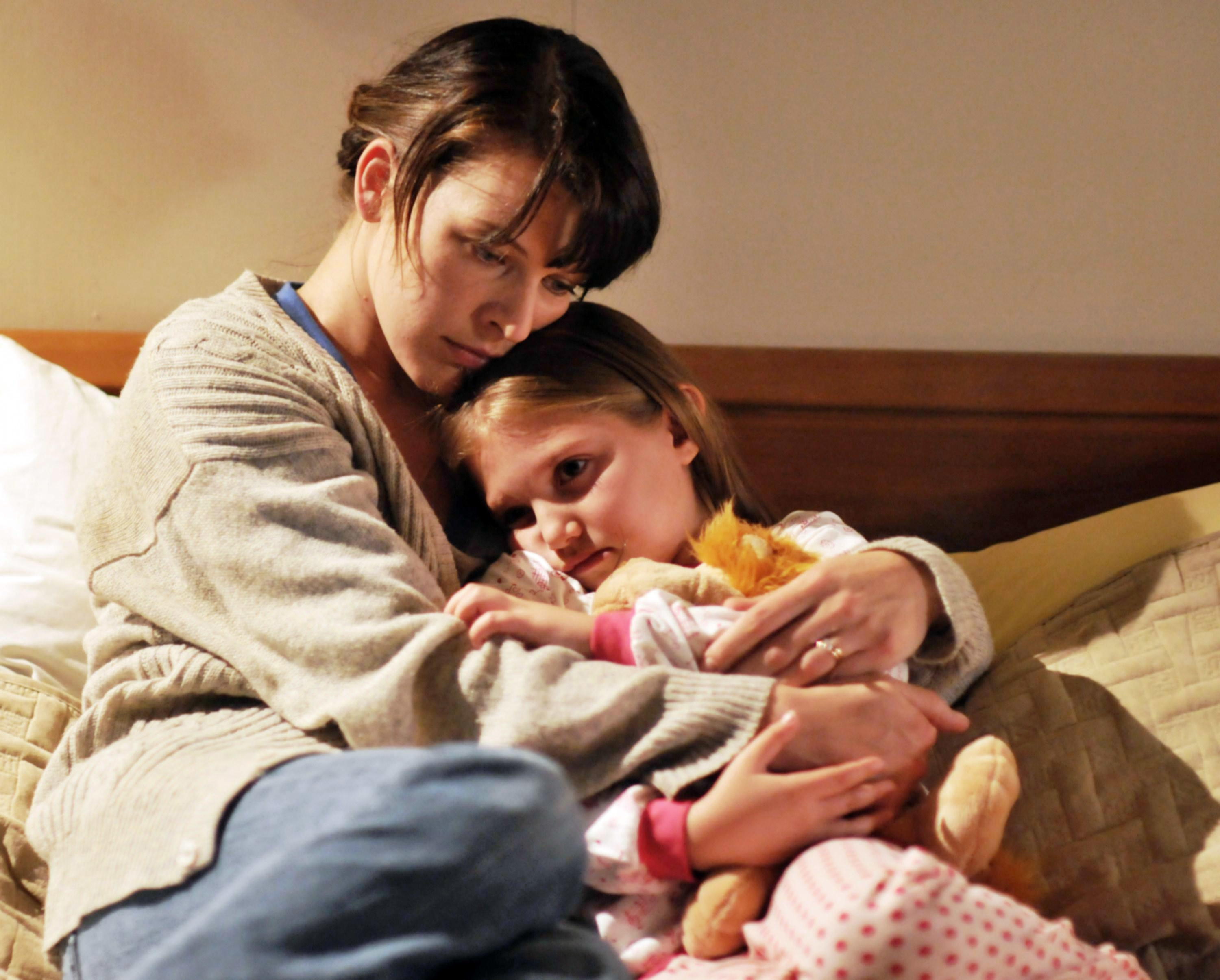 Milla Jovovich and Mia McKenna-Bruce in The Fourth Kind