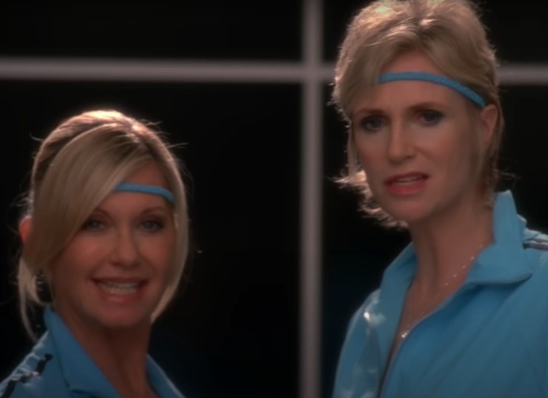 Olivia Newton-John and Jane Lynch as Sue Sylvester sing &quot;Physical&quot; in &quot;Glee&quot;