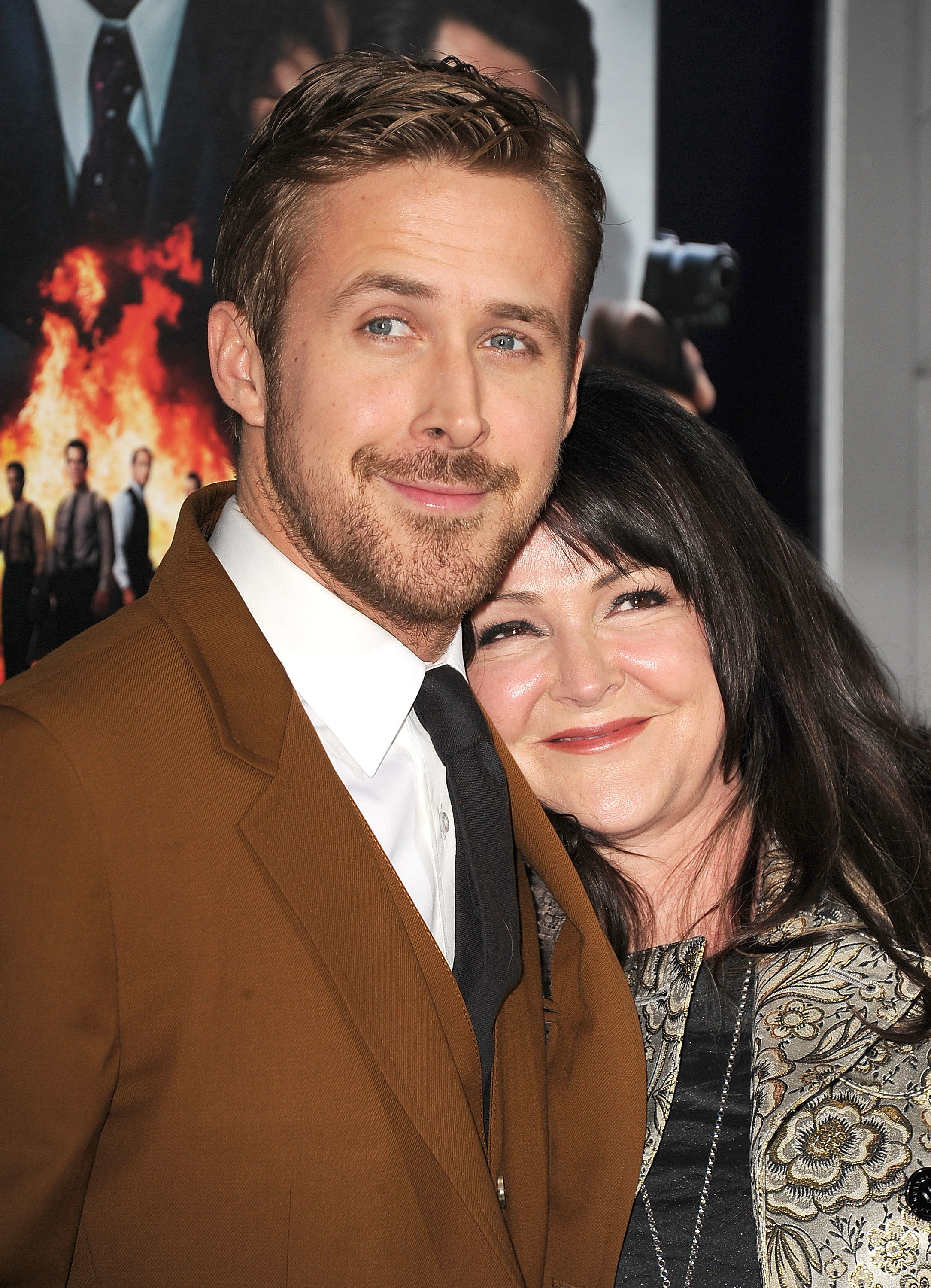 Ryan Gosling and his mom on the red carpet