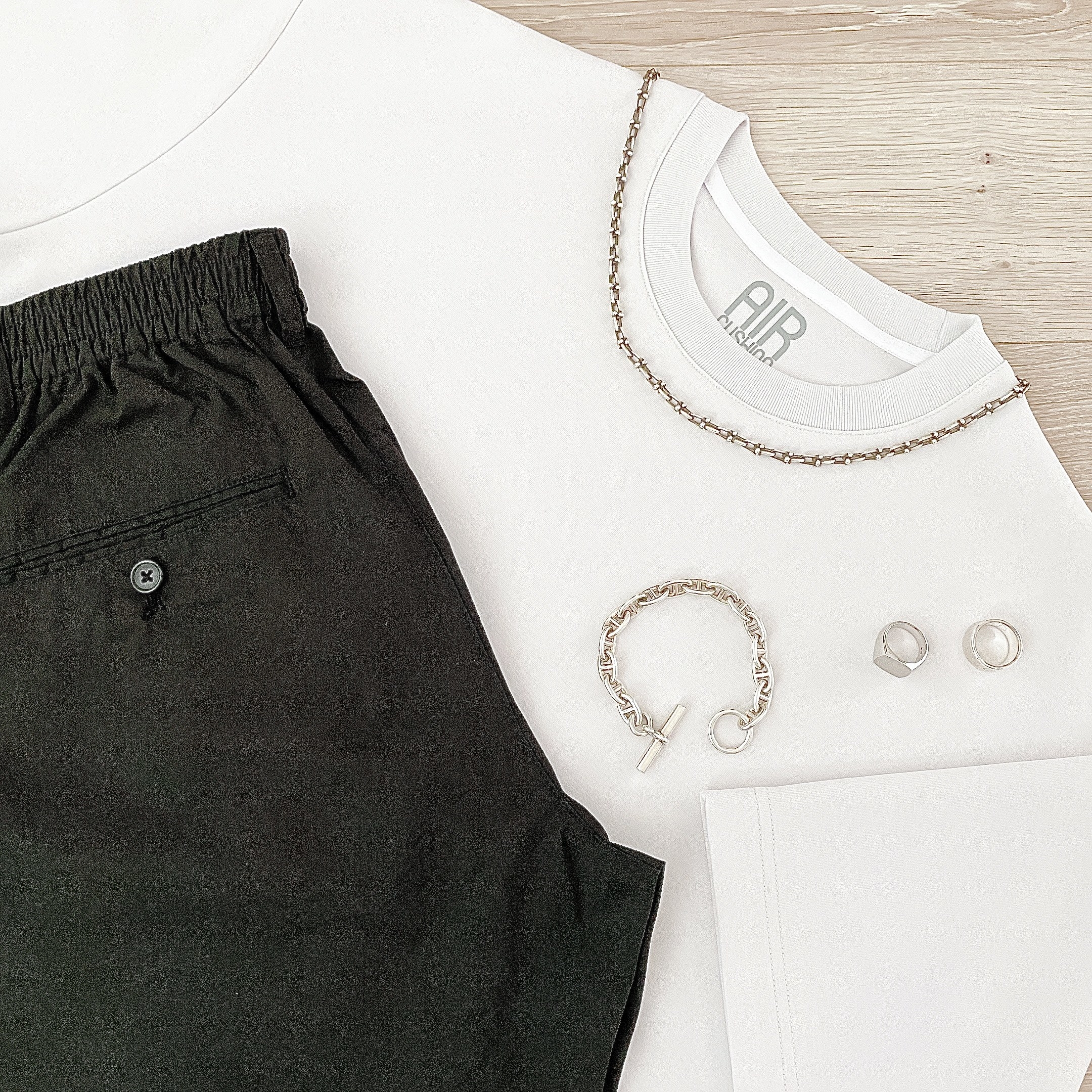 軽すぎて笑った グローバルワークの 楽ちんパンツ 何もはいてないみたいに快適すぎる 軽すぎて笑った グローバルワークの 楽ちんパンツ 何もはいてないみたいに快適すぎる