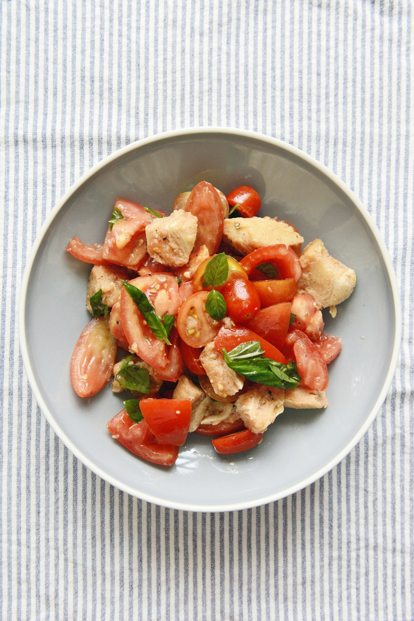 Bread salad with tomatoes and basil.